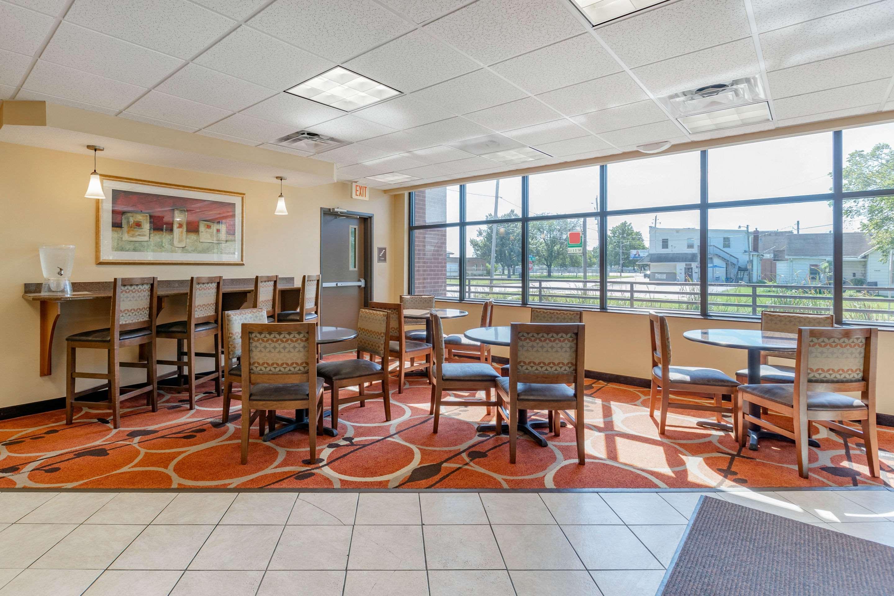 Restaurant Econo Lodge Inn & Suites Des Moines Fairgrounds Area