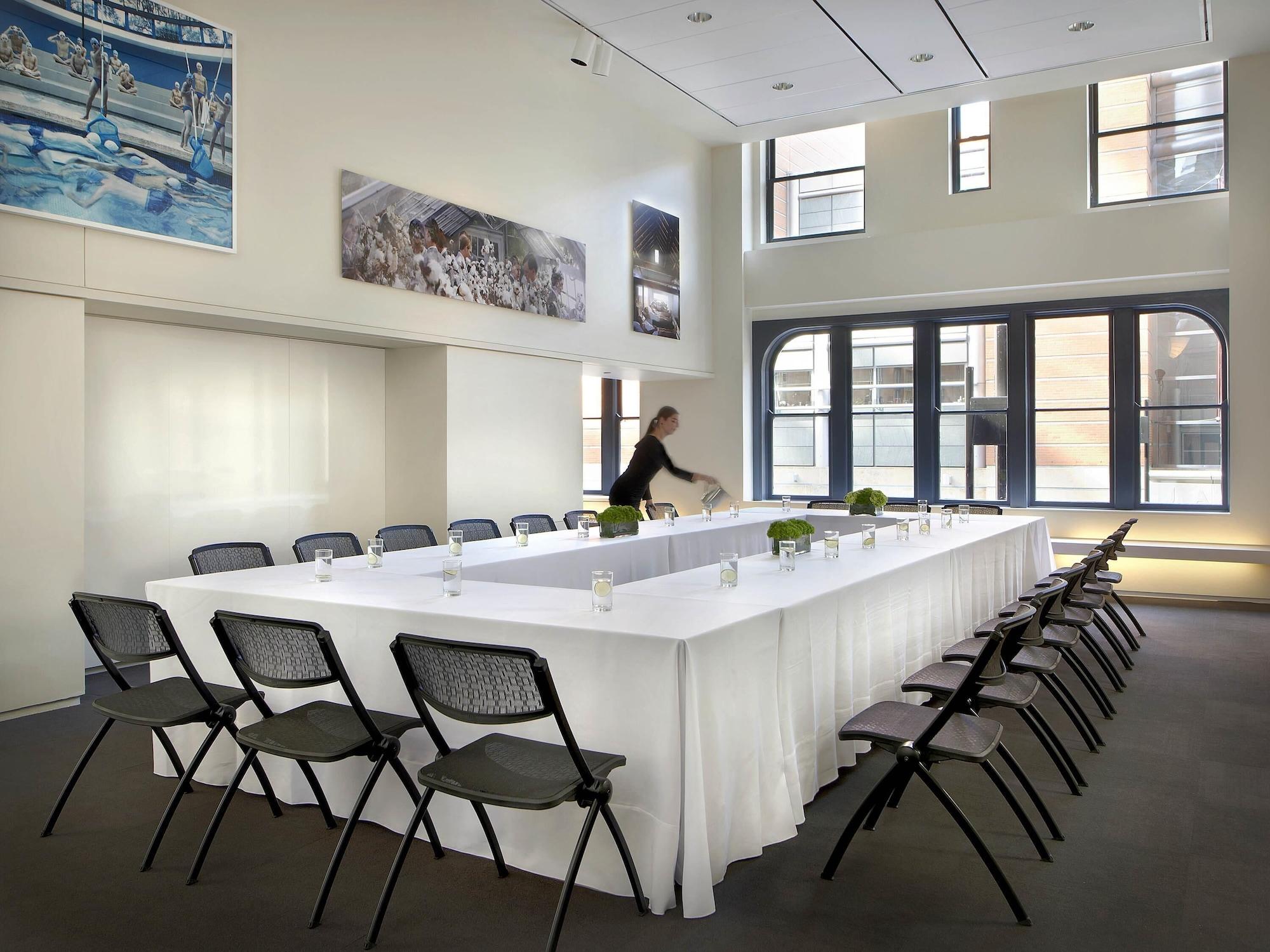 Sala de Reuniones 21c Museum Hotel Cincinnati