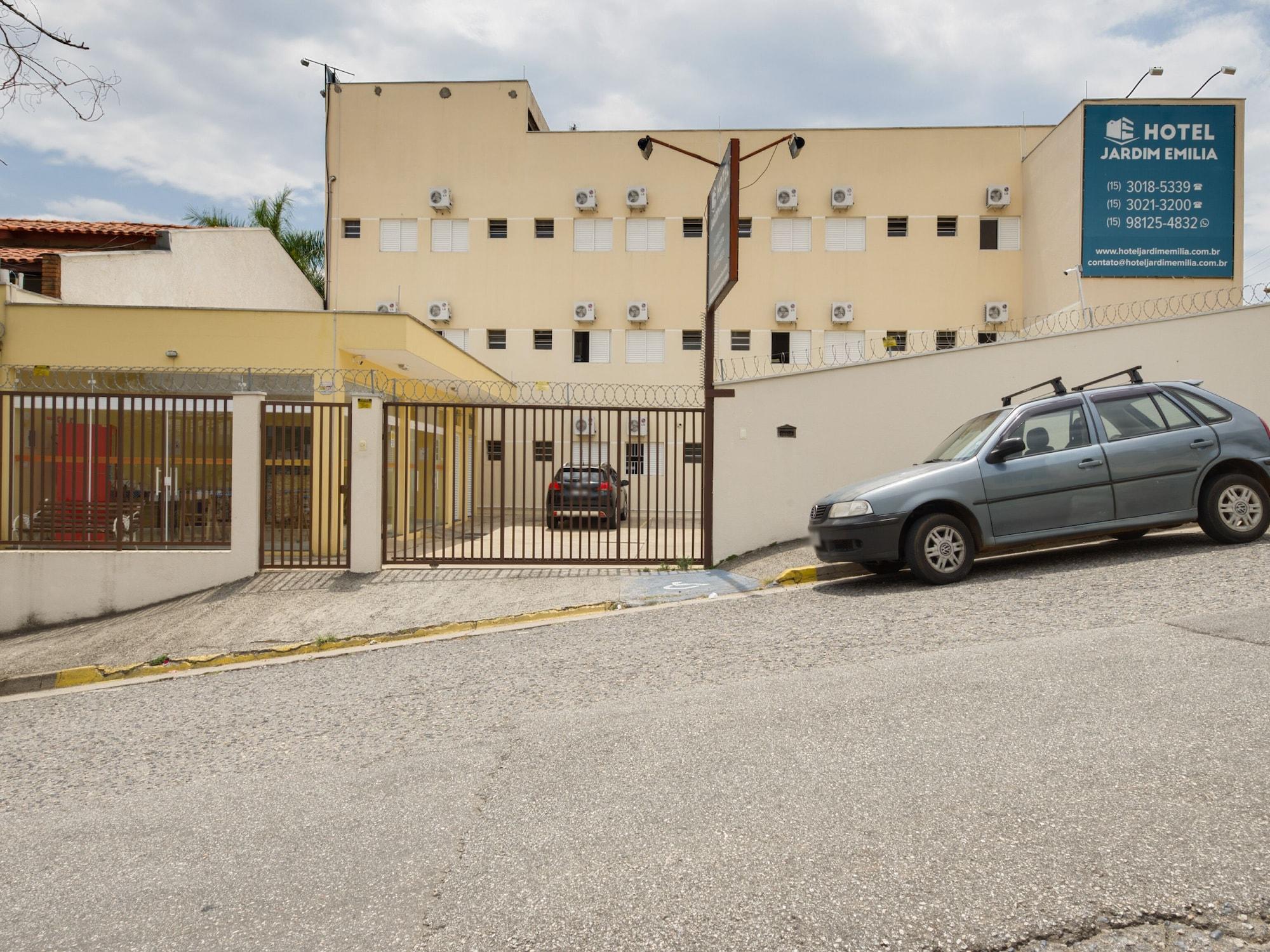 Vista Exterior OYO Hotel Jardim Emilia