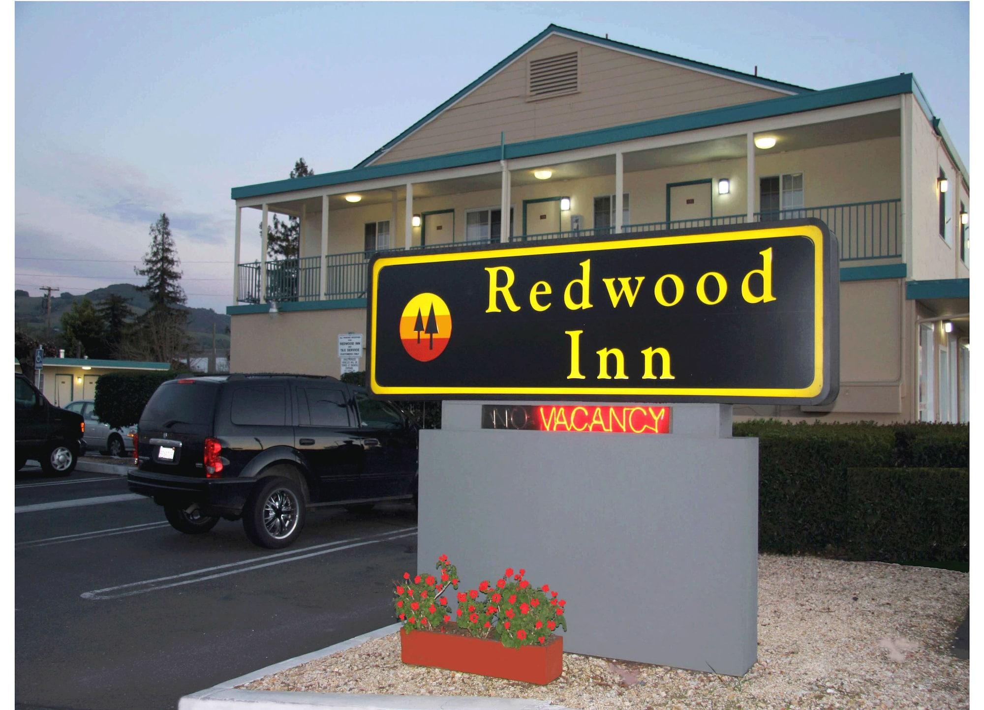 Varios Redwood Inn
