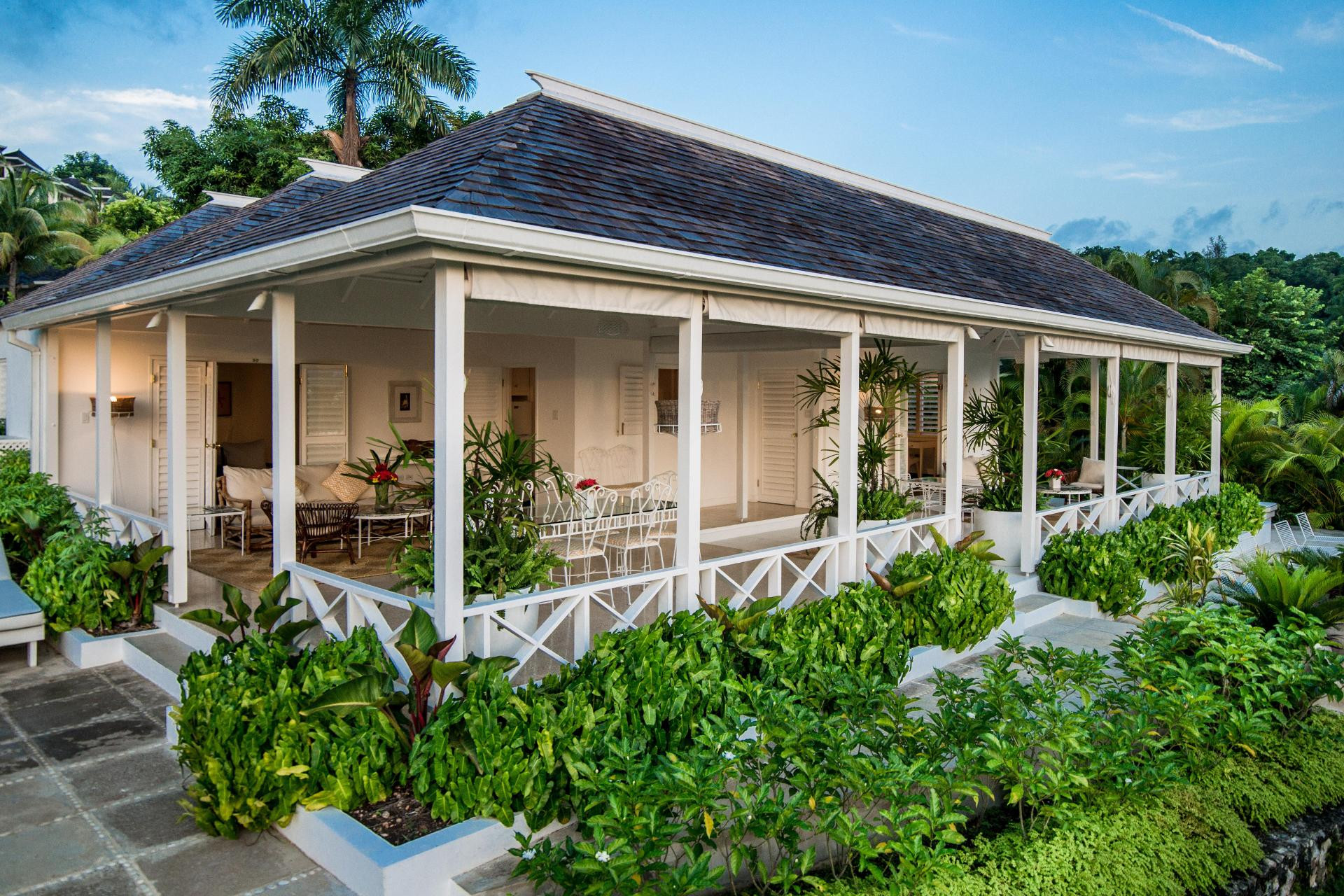 Vista Exterior Round Hill Hotel & Villas