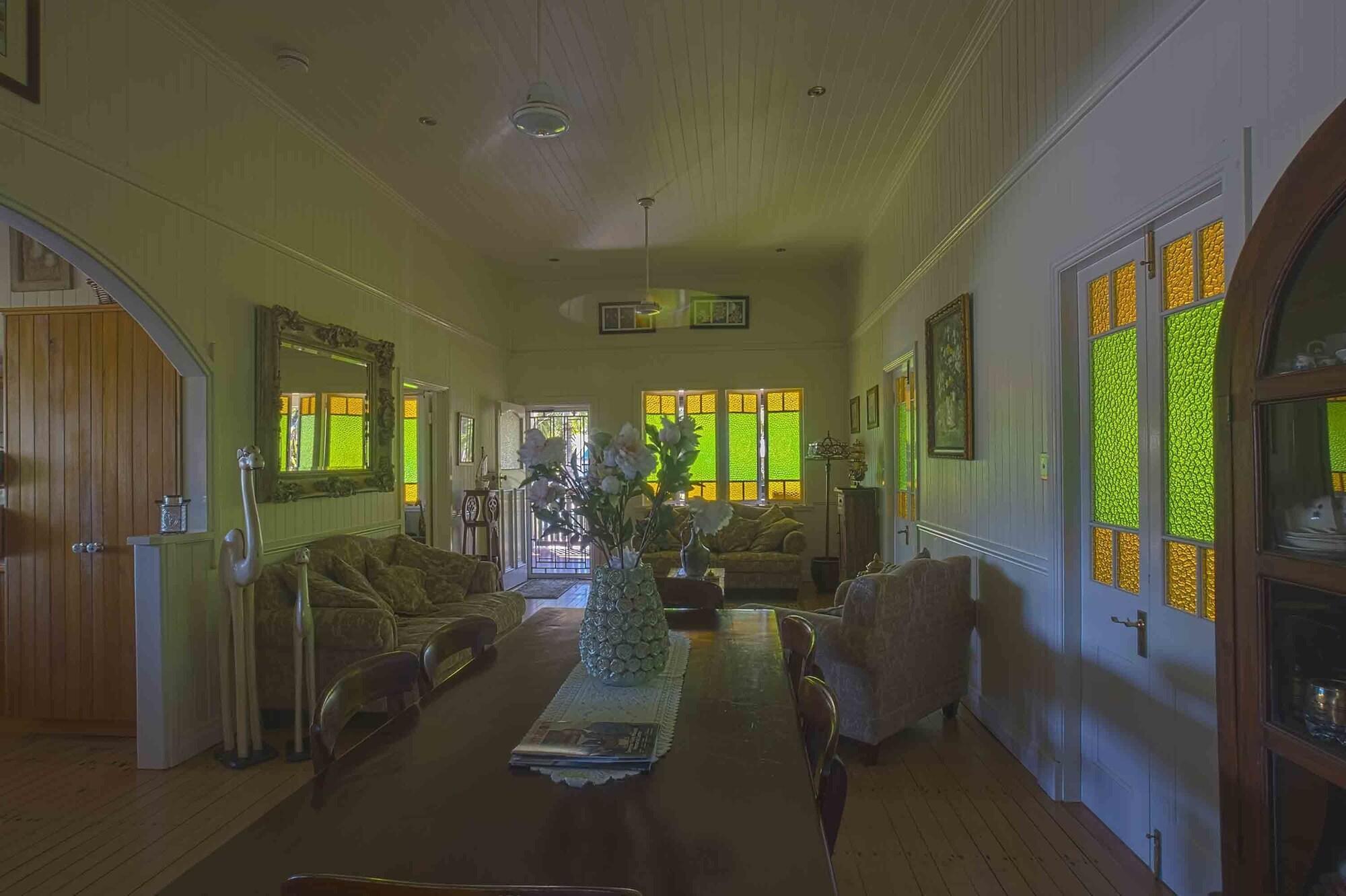 Vista Lobby Driftwood Bed and Breakfast