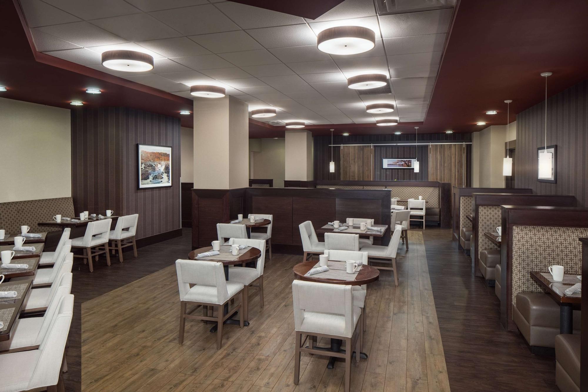 Restaurant Doubletree by Hilton Washington DC Silver Spring