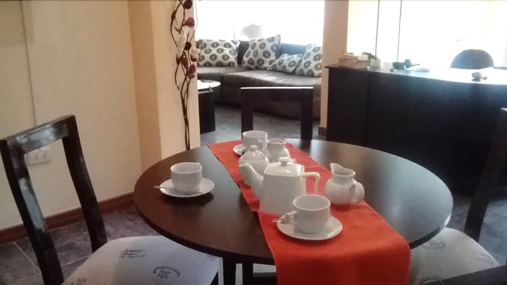 Varios Mandala Rooms & Services Hospedaje