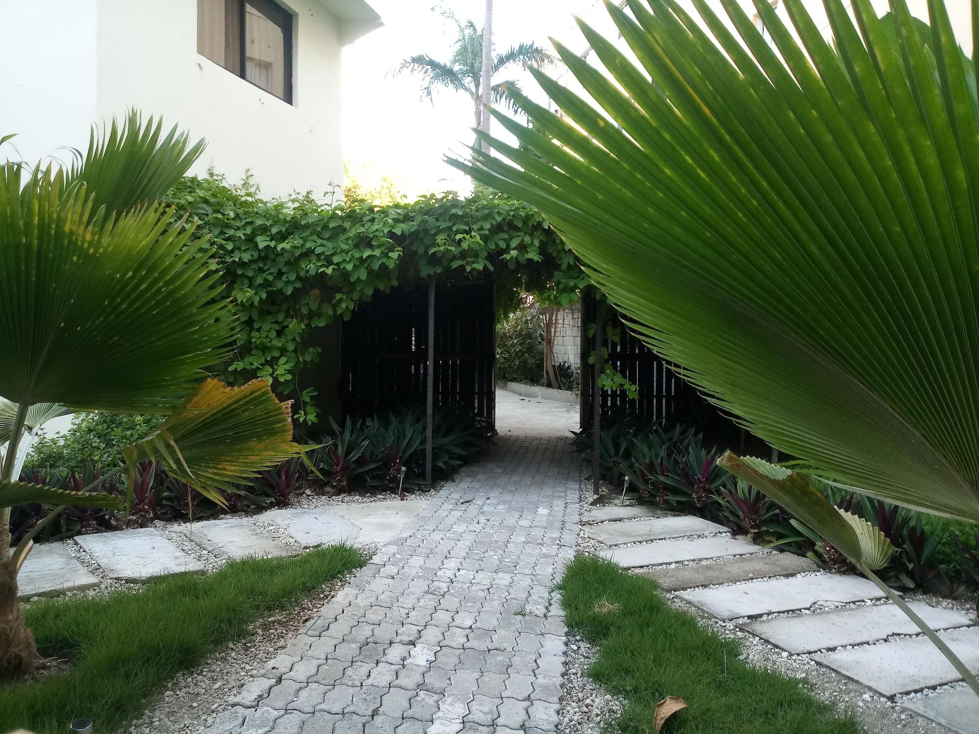 Vista Exterior Riviera Punta Cana Eco Travelers House