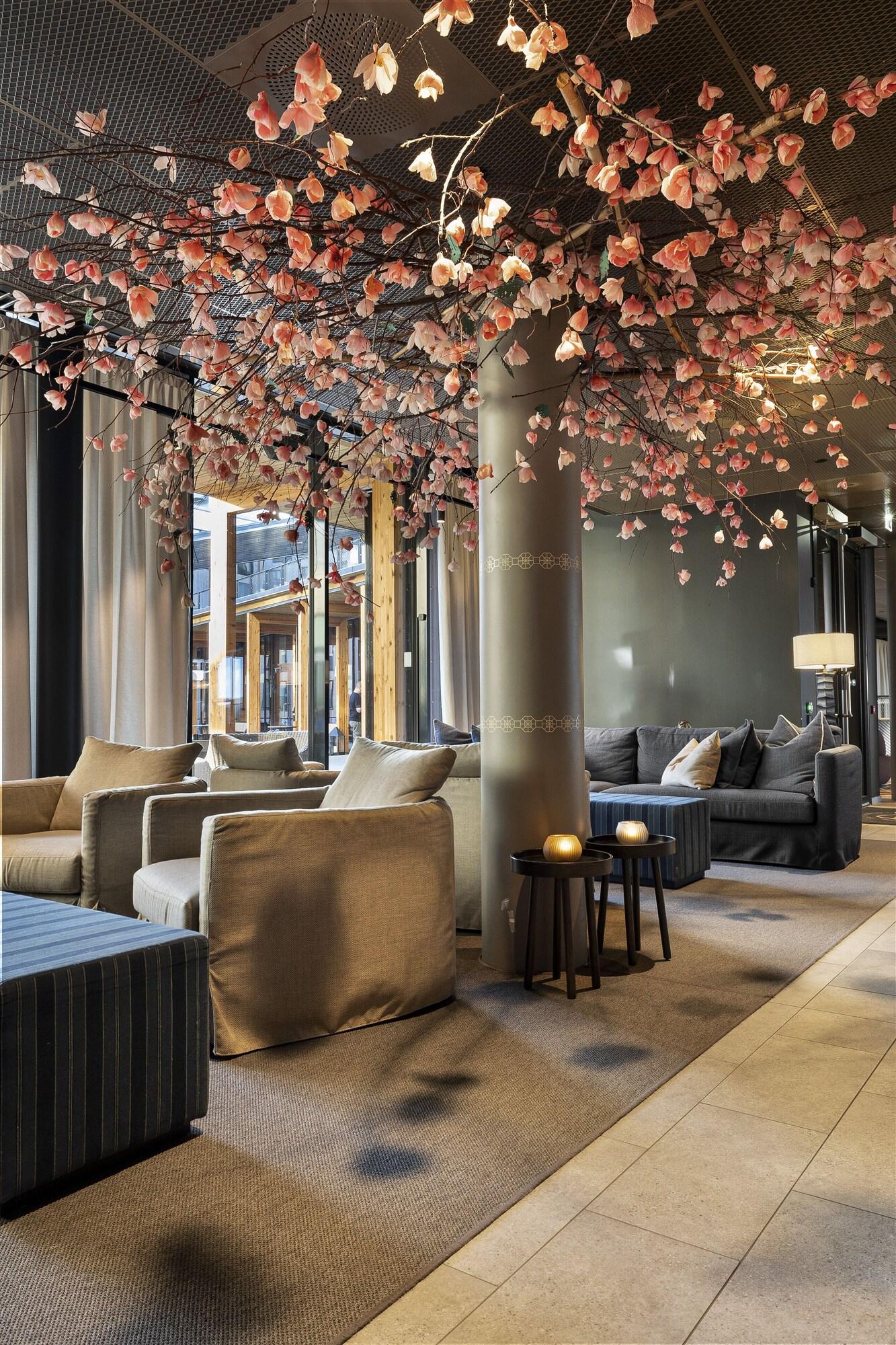 Vista Lobby Lily Country Club