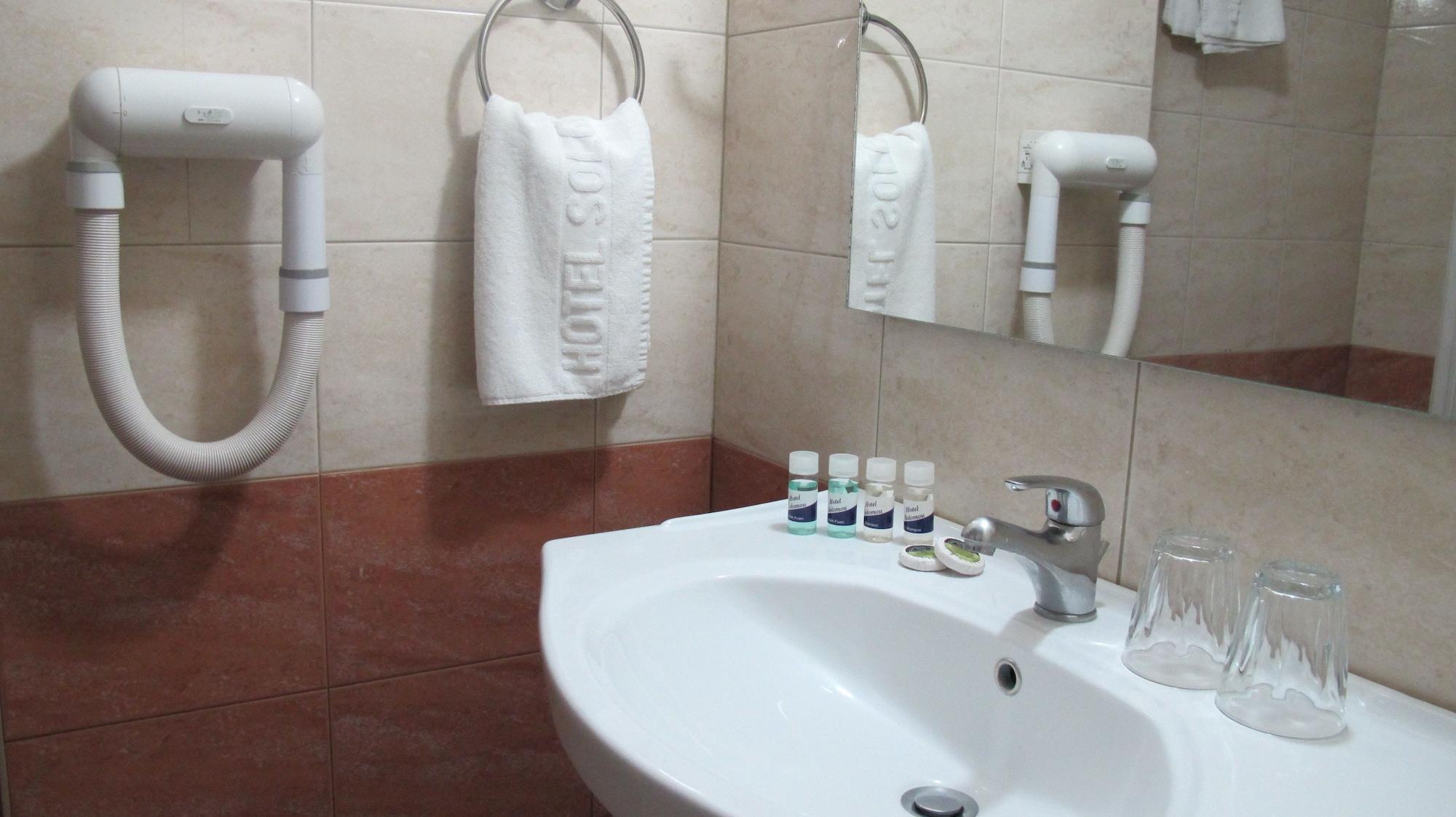 Equipamiento de Habitación Hotel Solomou Athens