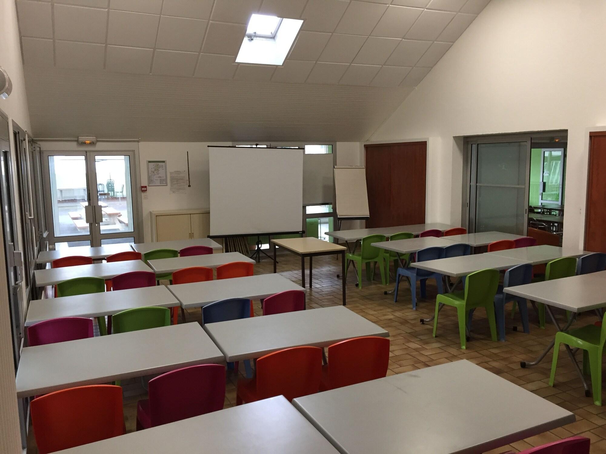 Sala de Reuniones CRJS et Auberge de Jeunesse - Hostel