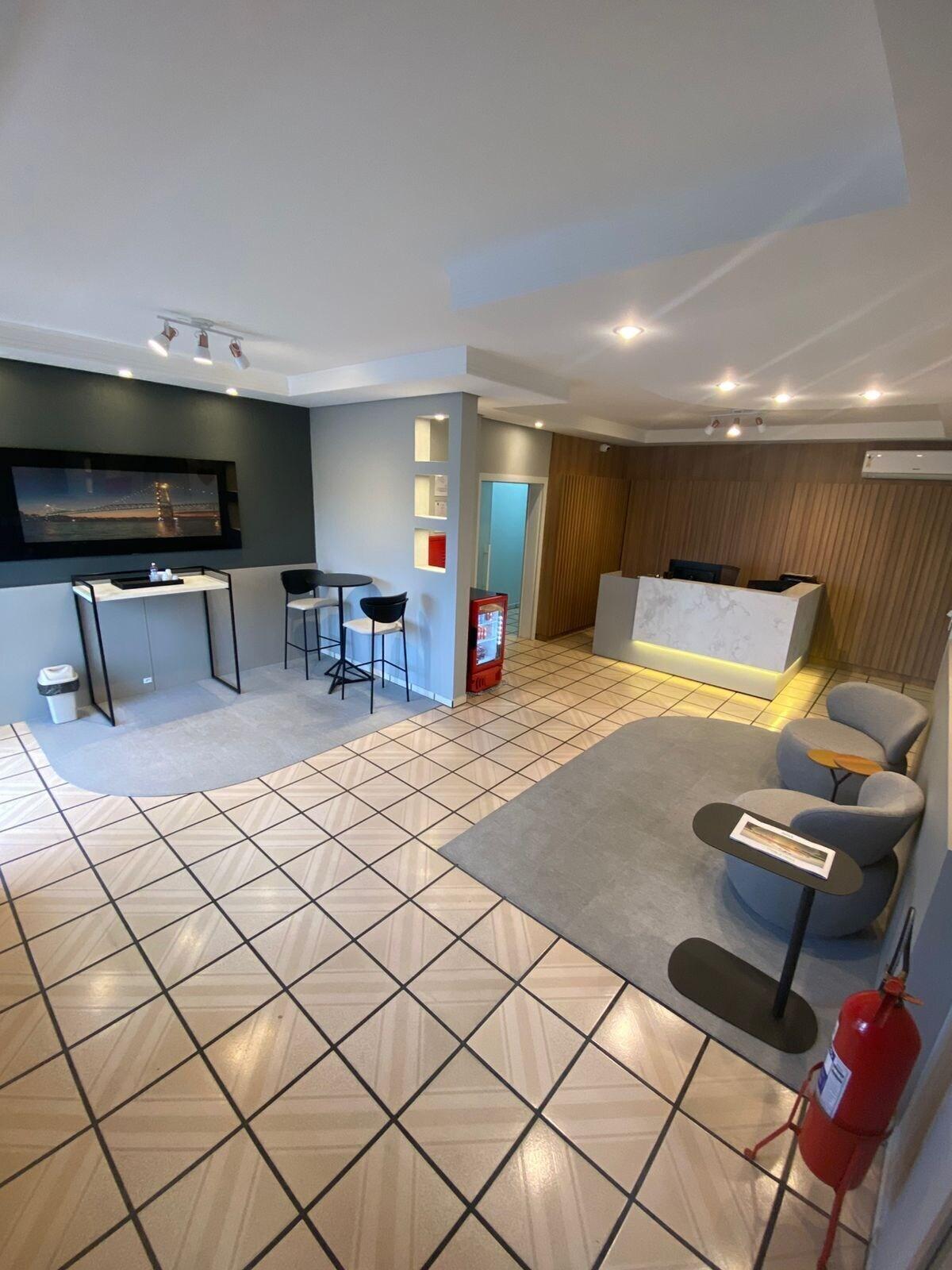 Varios Hotel e Restaurante Heinz