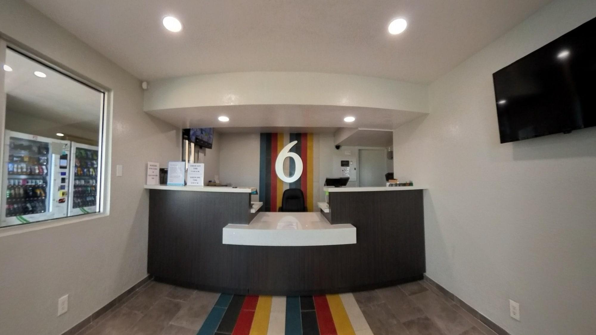 Varios Motel 6 Conroe, TX