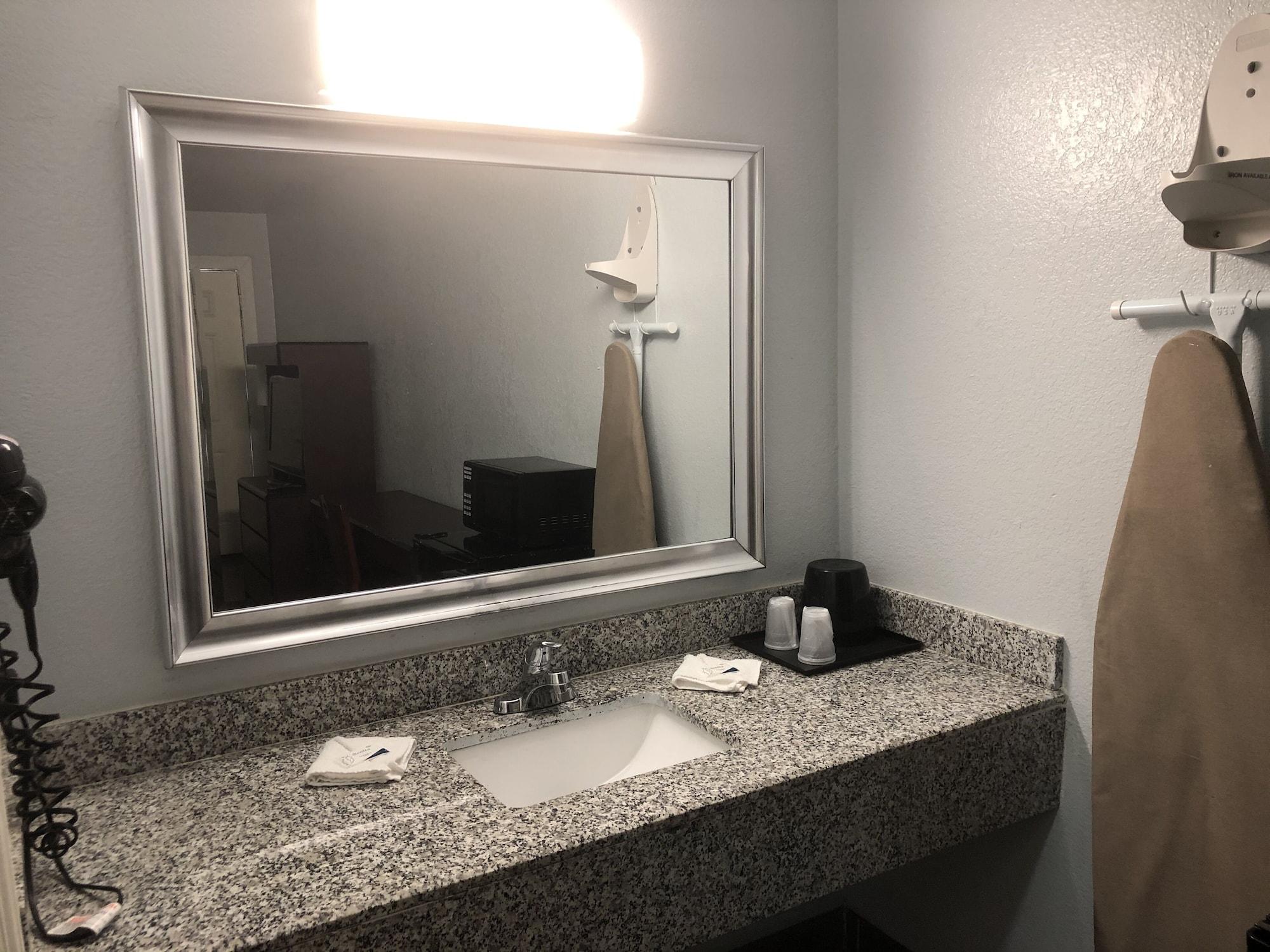 Equipamiento de Habitación Hwy 59 Motel Laredo Medical Center