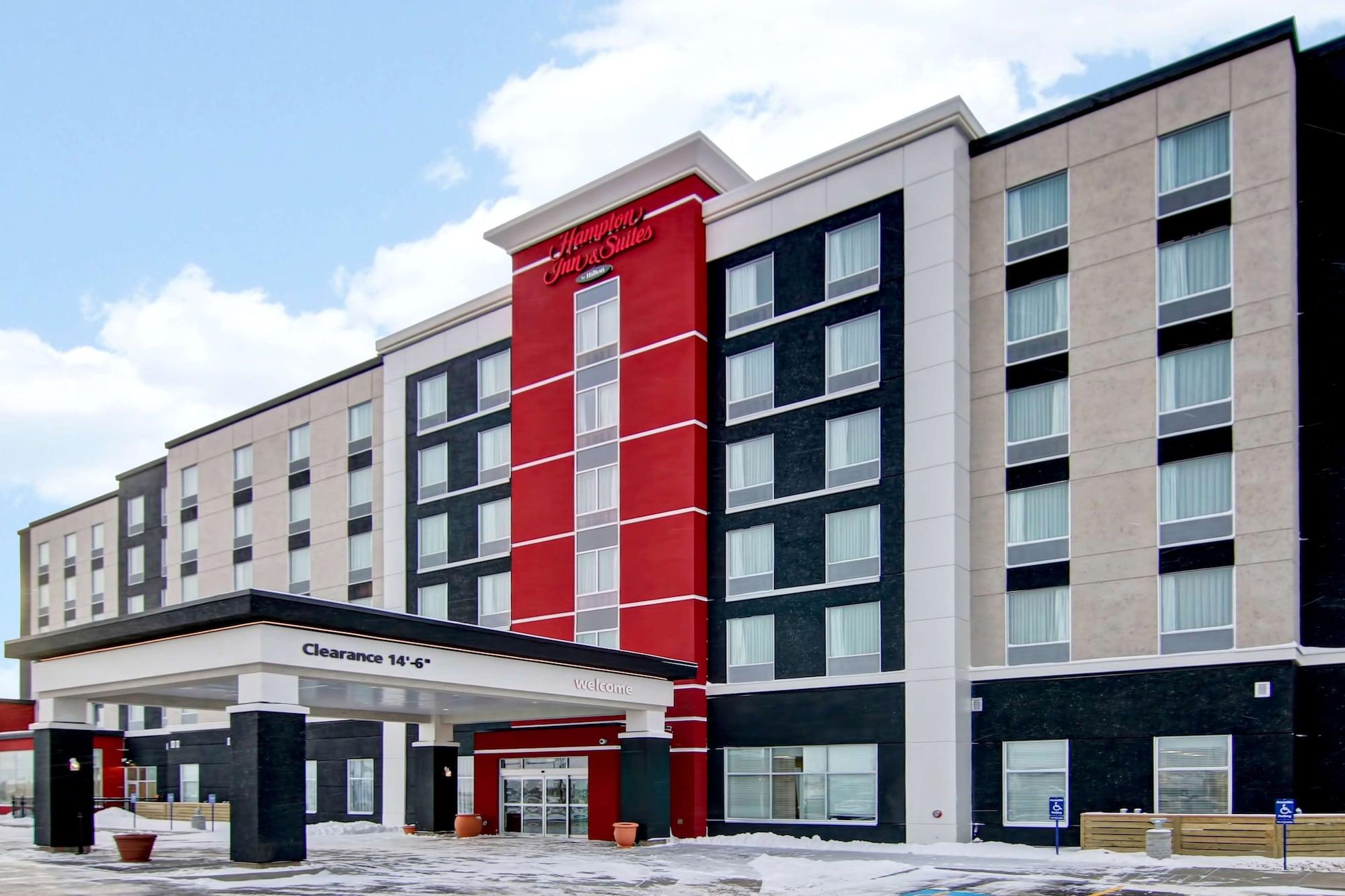 Vista Exterior Hampton Inn & Suites by Hilton Grande Prairie