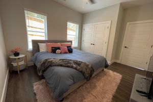 Alquiler Temporario - Overton Square Unit w/ Gated Parking / 10min to Beale St
