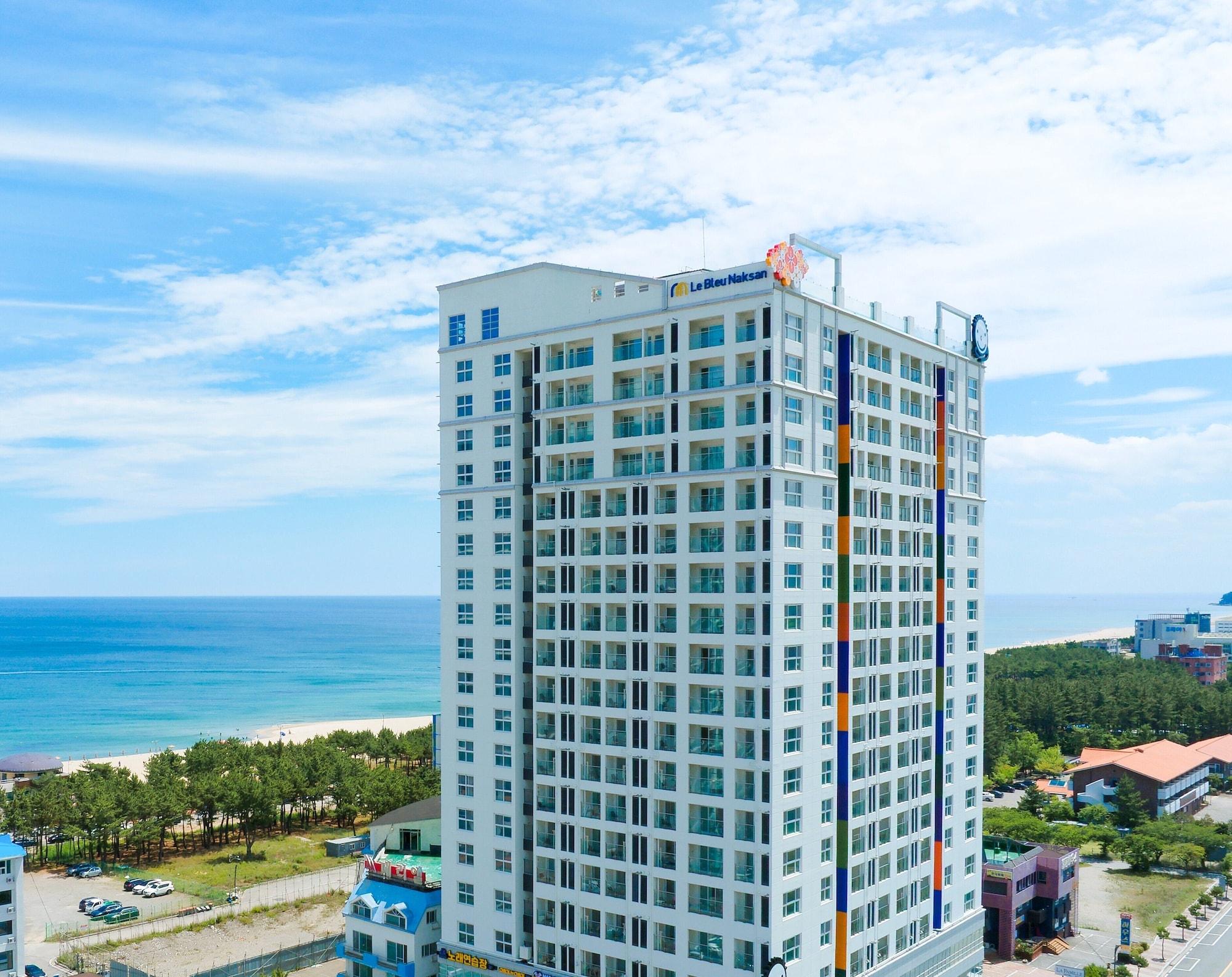 Varios Chestertons Naksan