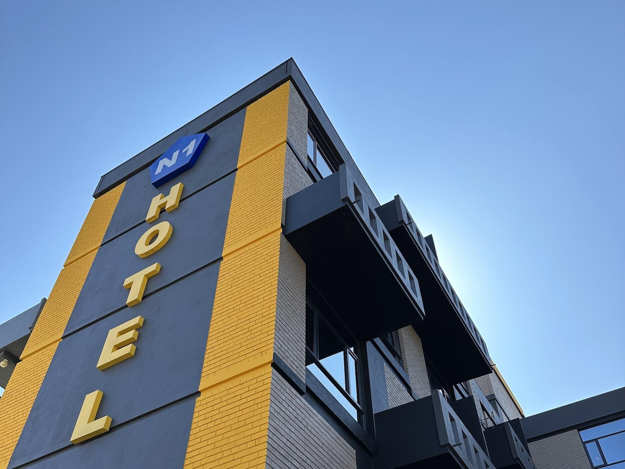 Varios N1 Hotel Samora Machel Harare