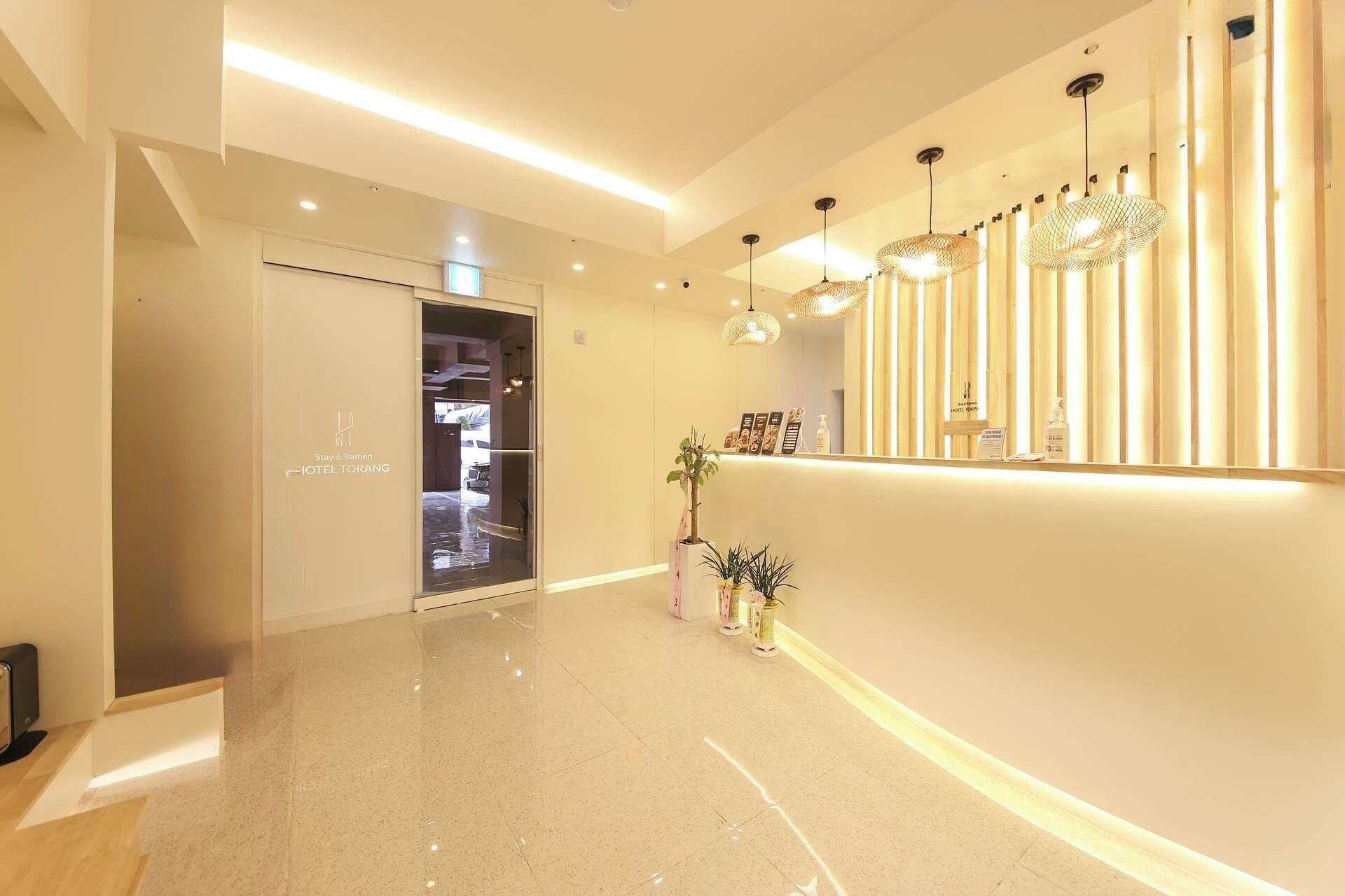 Vista Lobby Hotel Advance