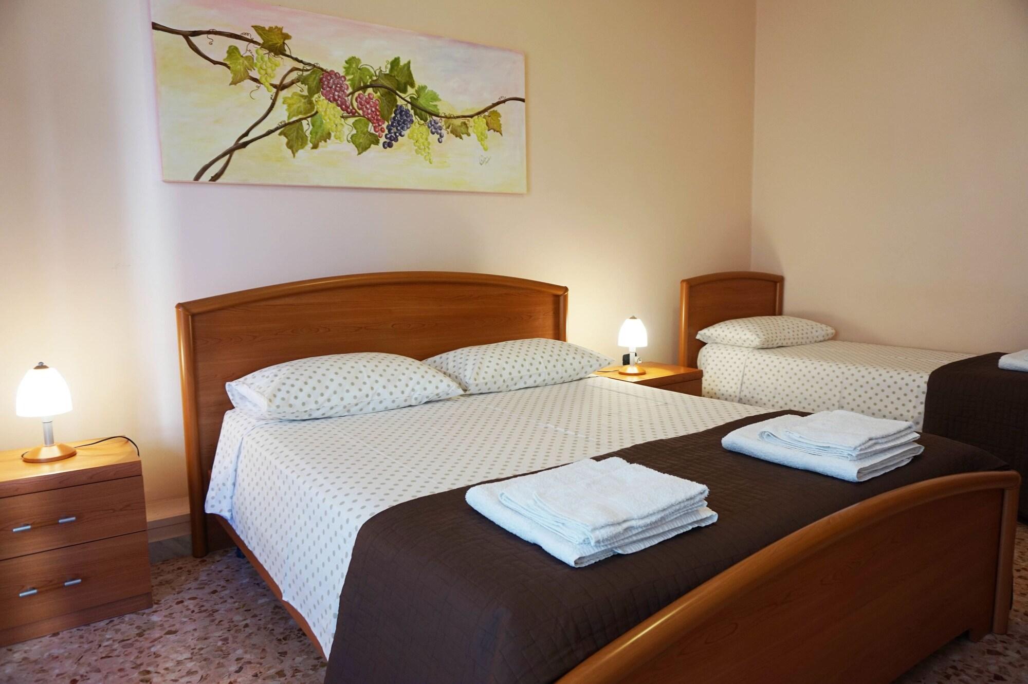 Varios B&B Piazza 300mila