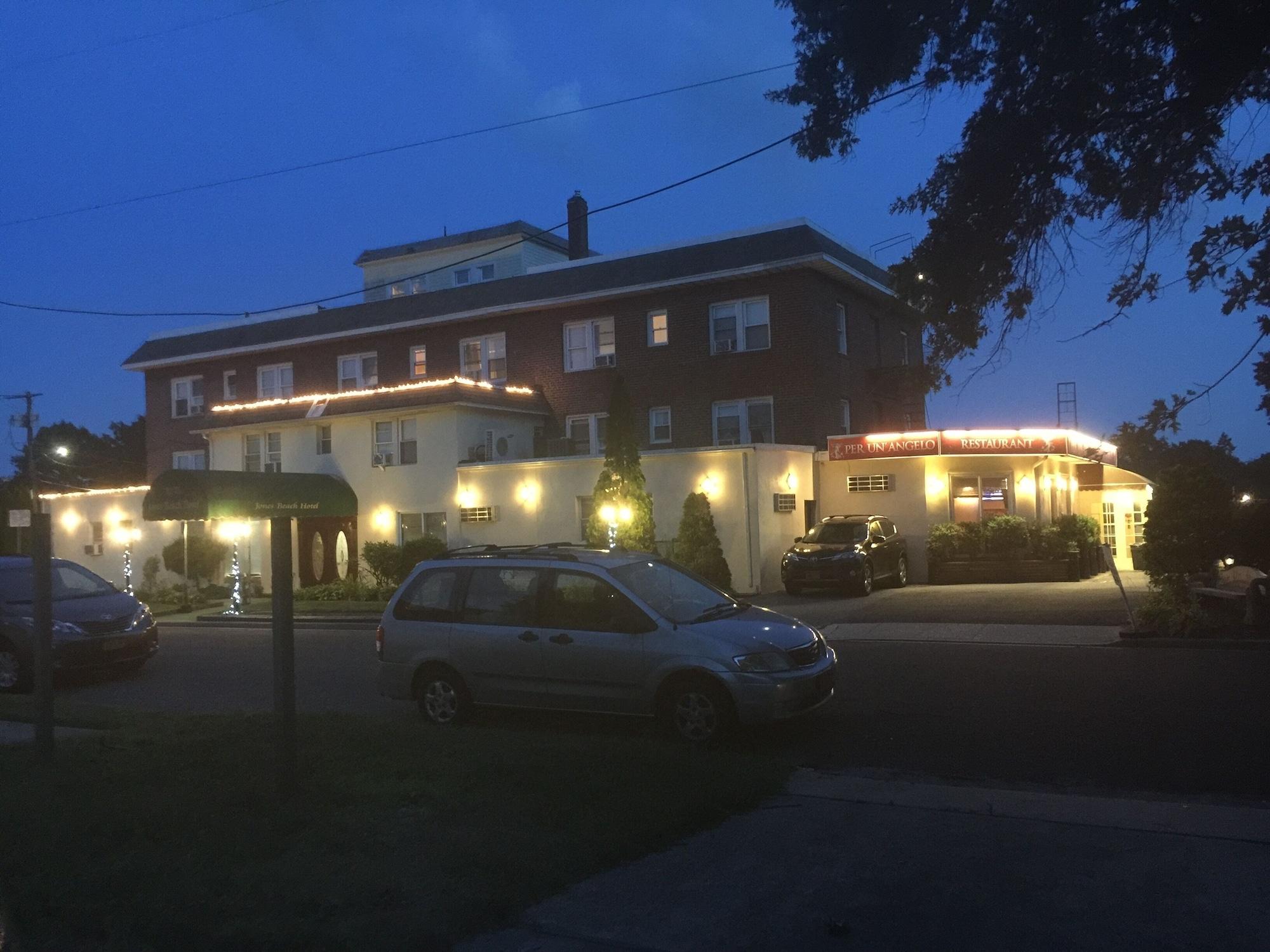 Vista Exterior Jones Beach Hotel