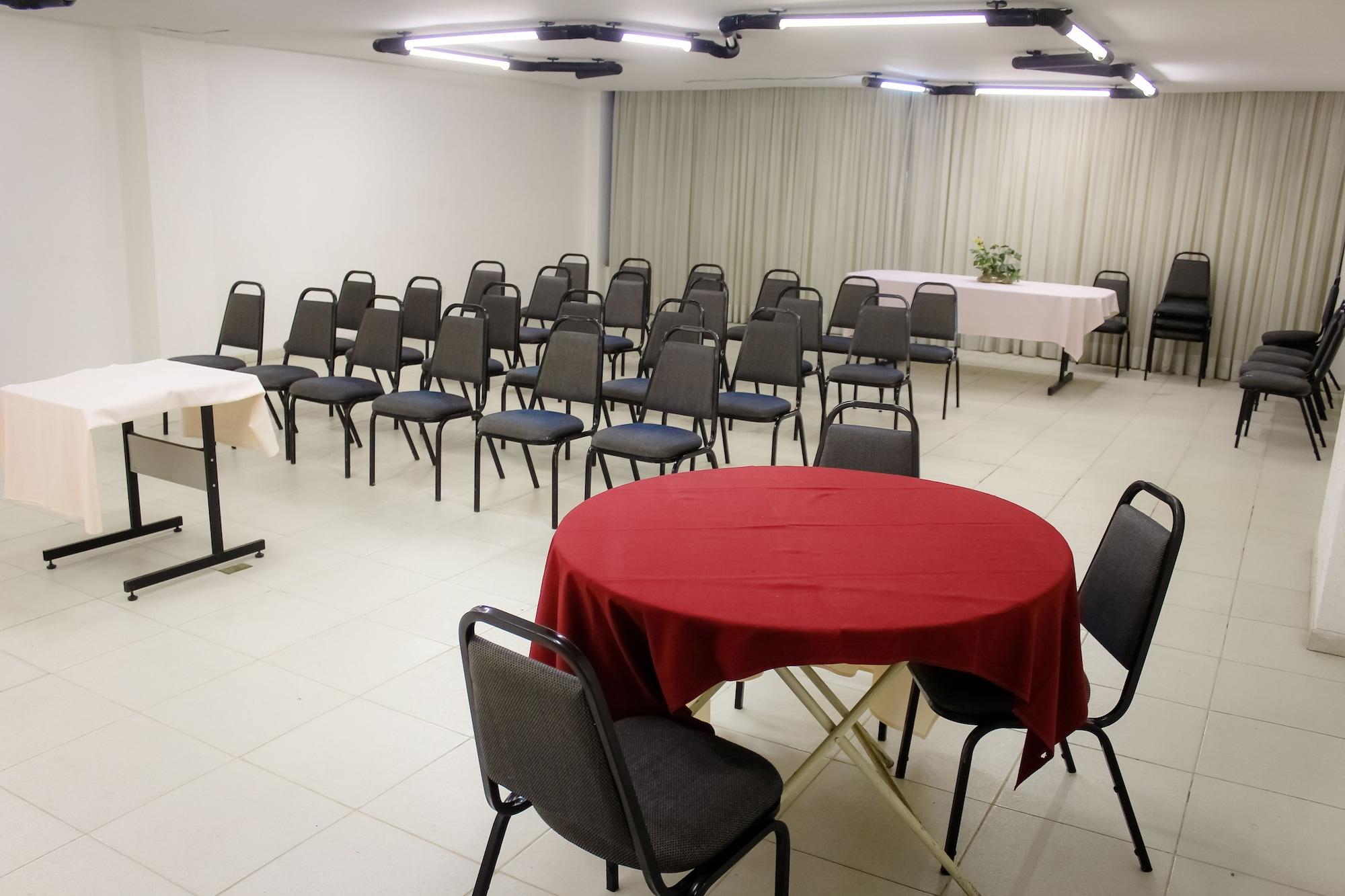 Sala de Reuniones Flat Oeste La Residence