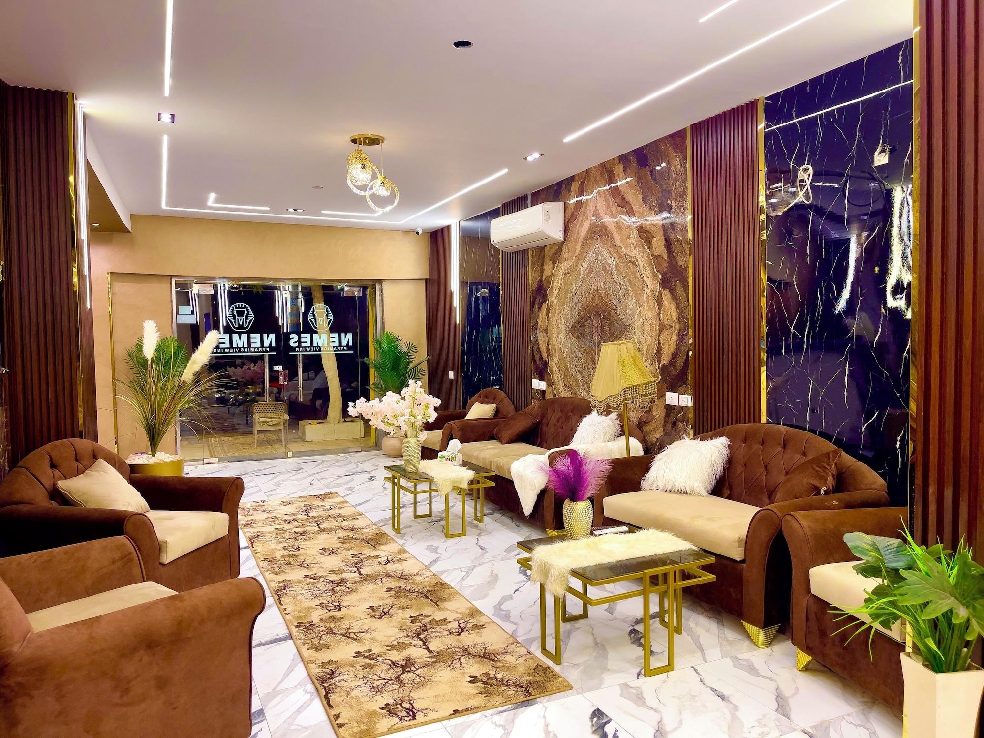 Vista Lobby Nemes Pyramids View INN