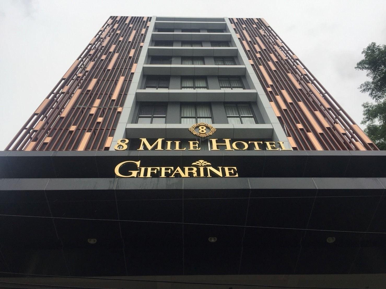 Varios 8 Mile Hotel