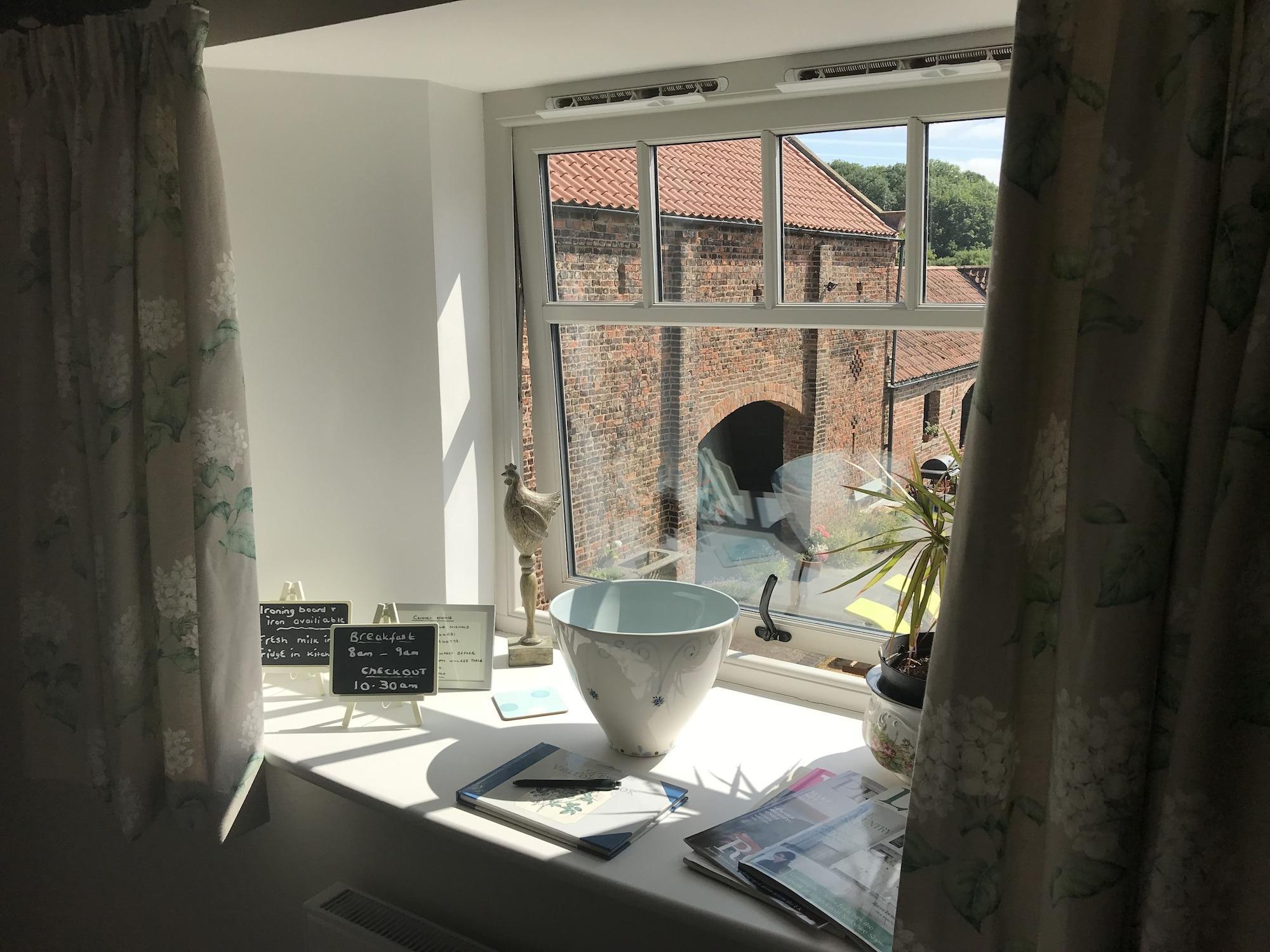 Vista Lobby Colton Haggs Farm B&B