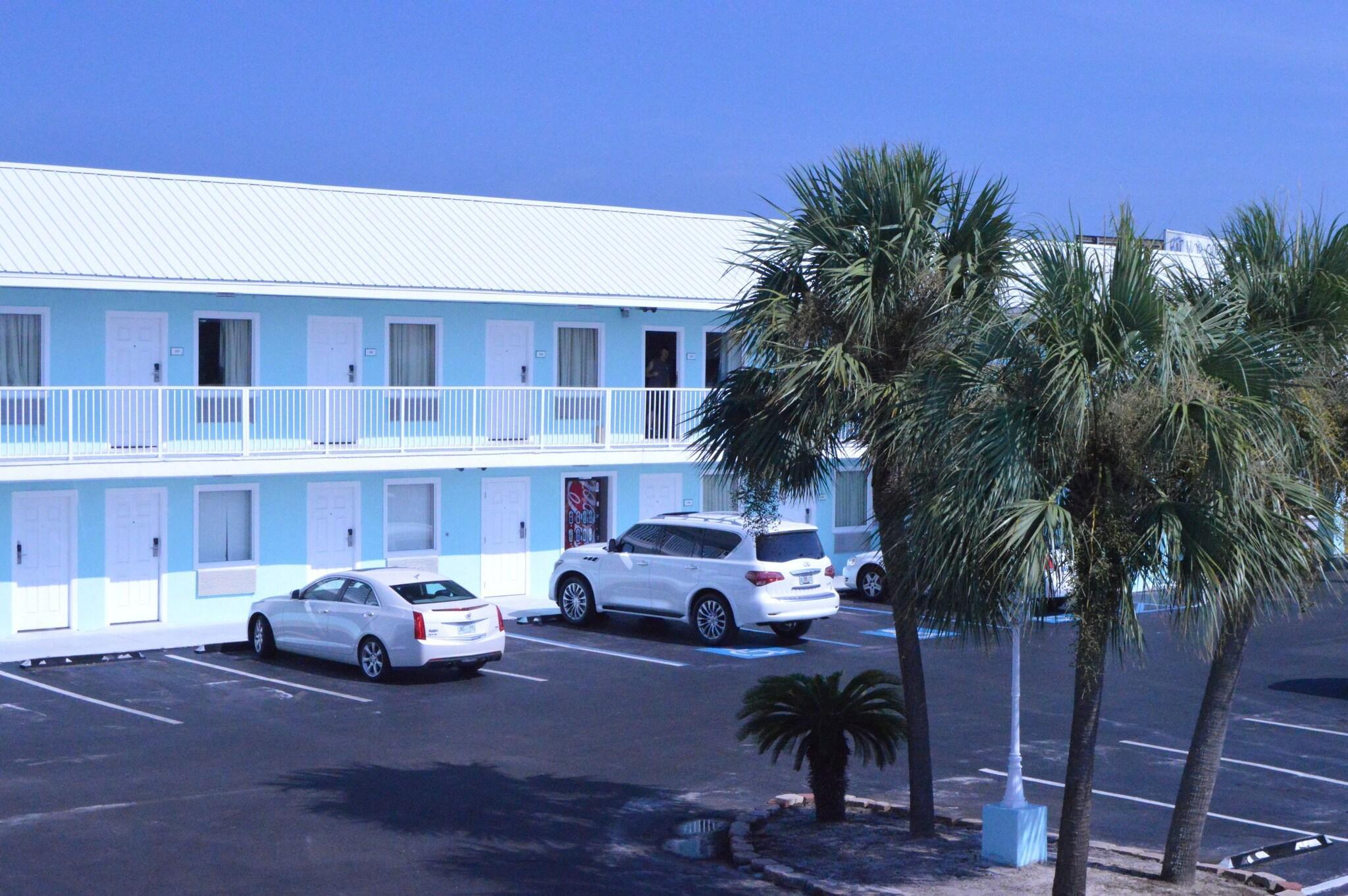 Vista Exterior Destin Inn and Suites
