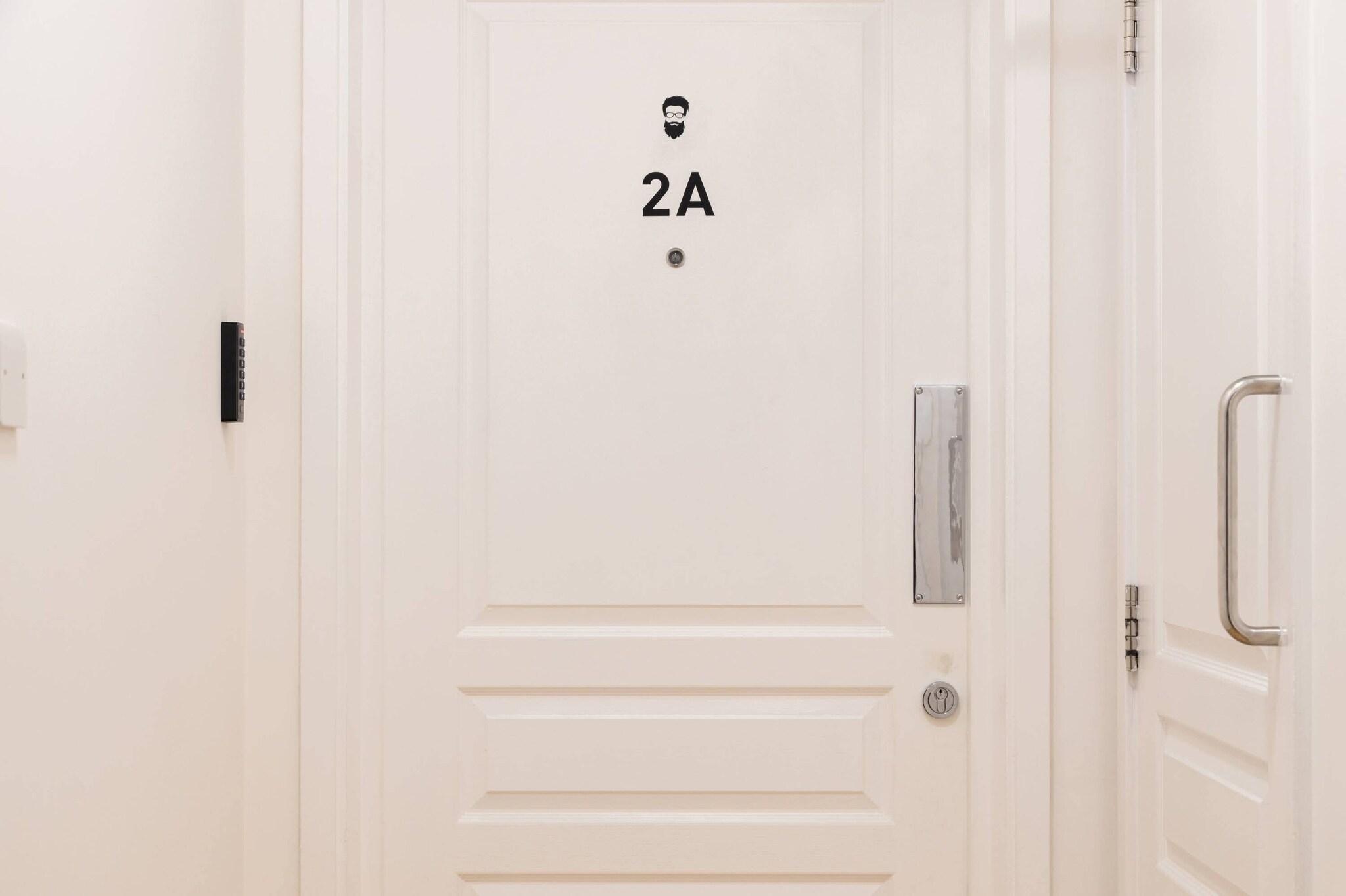 Vista Lobby Bob W Tower of London