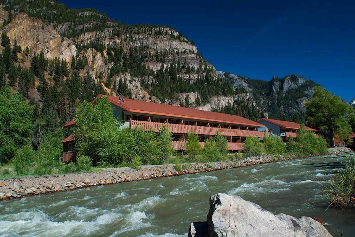 Varios Hot Springs Inn