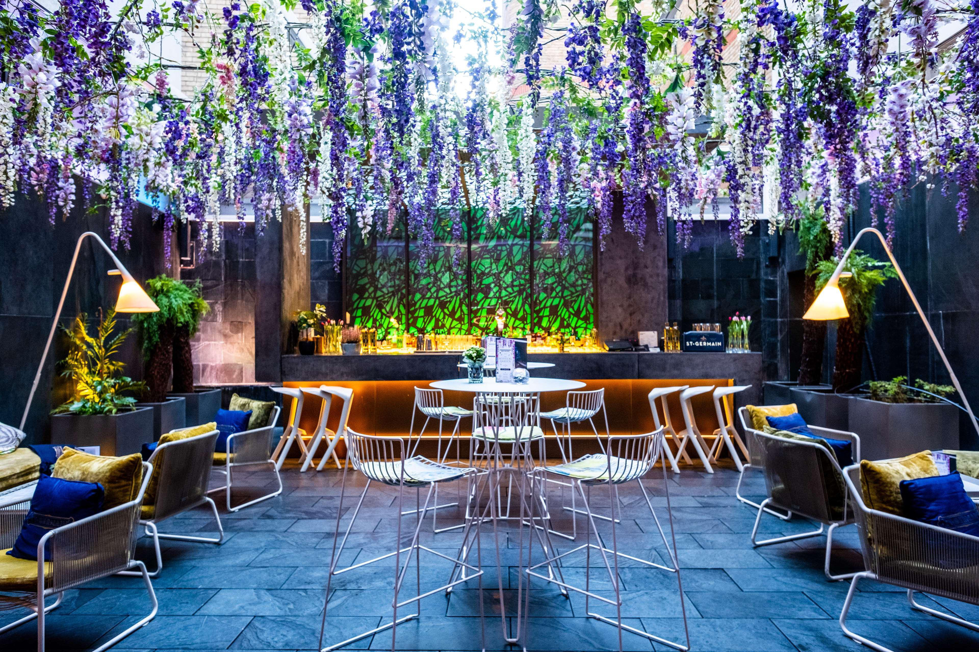 Bar/Salón South Place Hotel