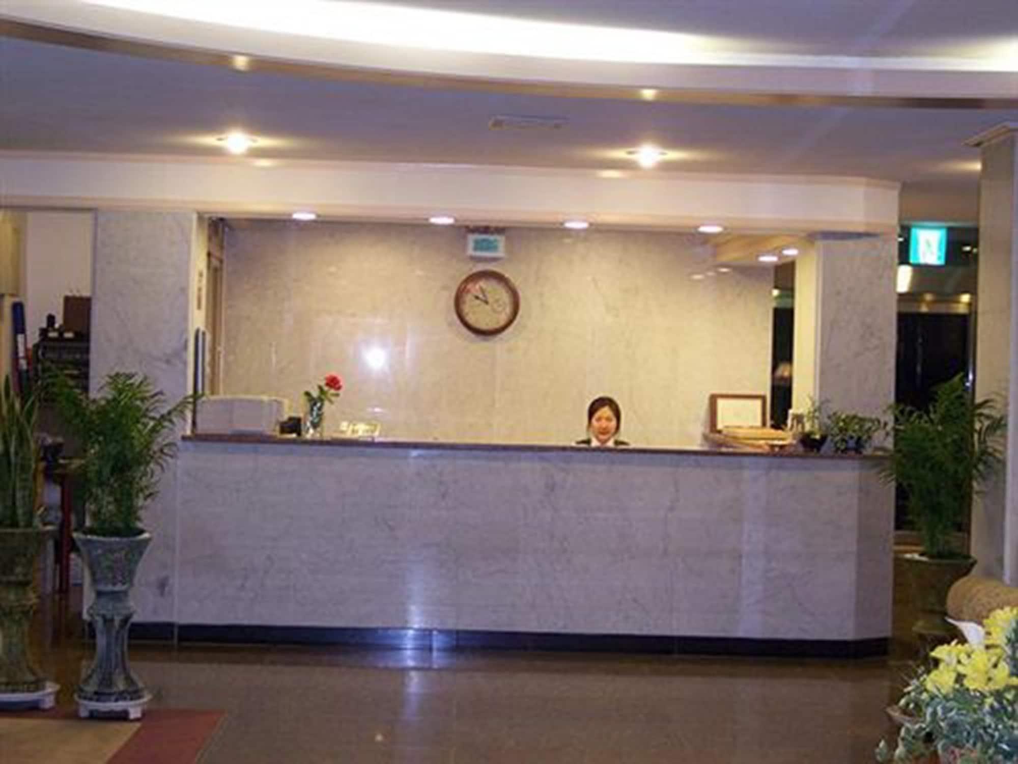 Vista Lobby Asia Tourist Hotel