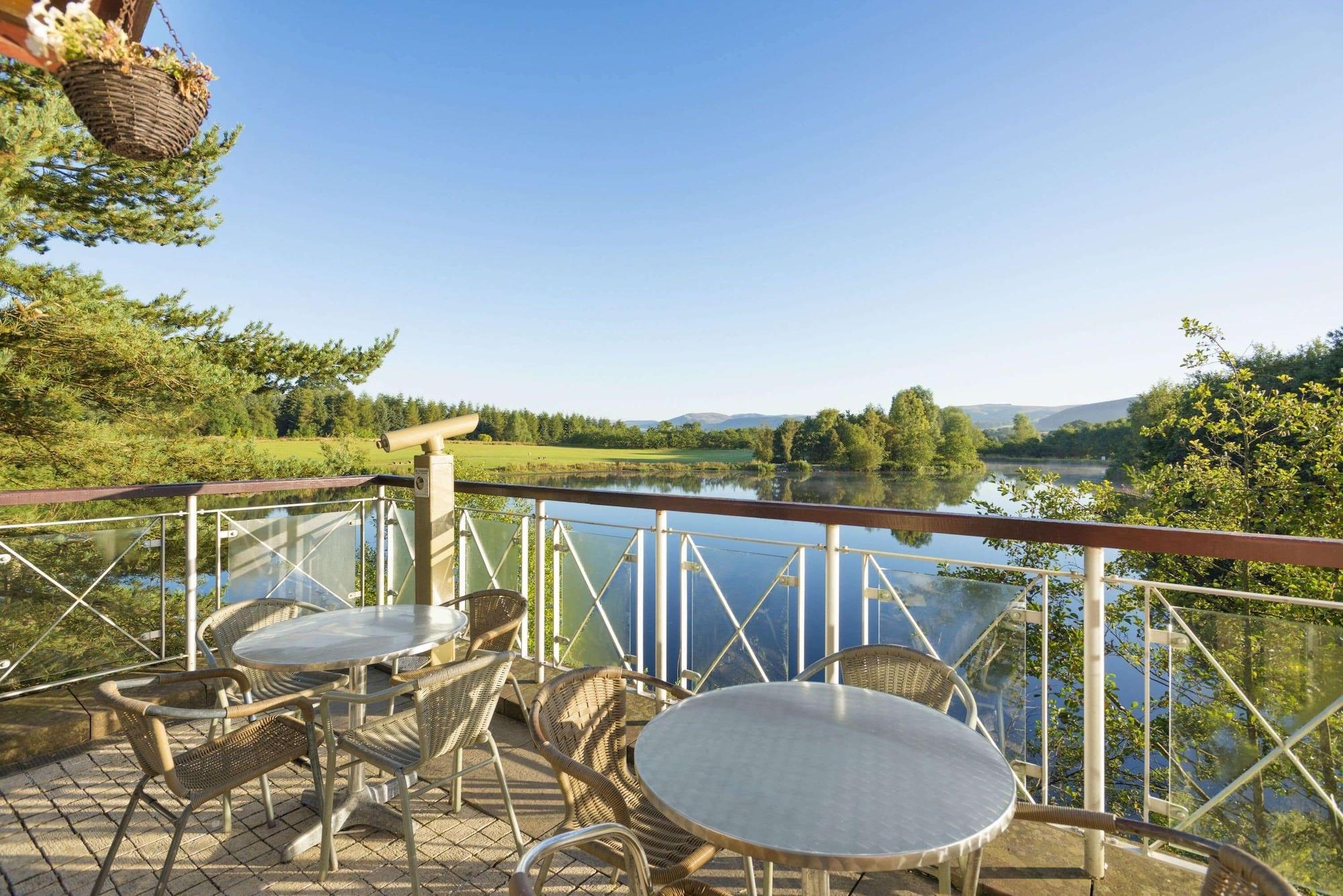 Vista Exterior Days Inn by Wyndham Lockerbie Annandale Water