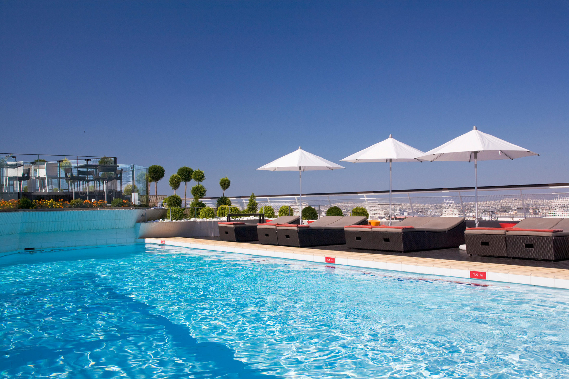 Vista Piscina Novotel Athenes