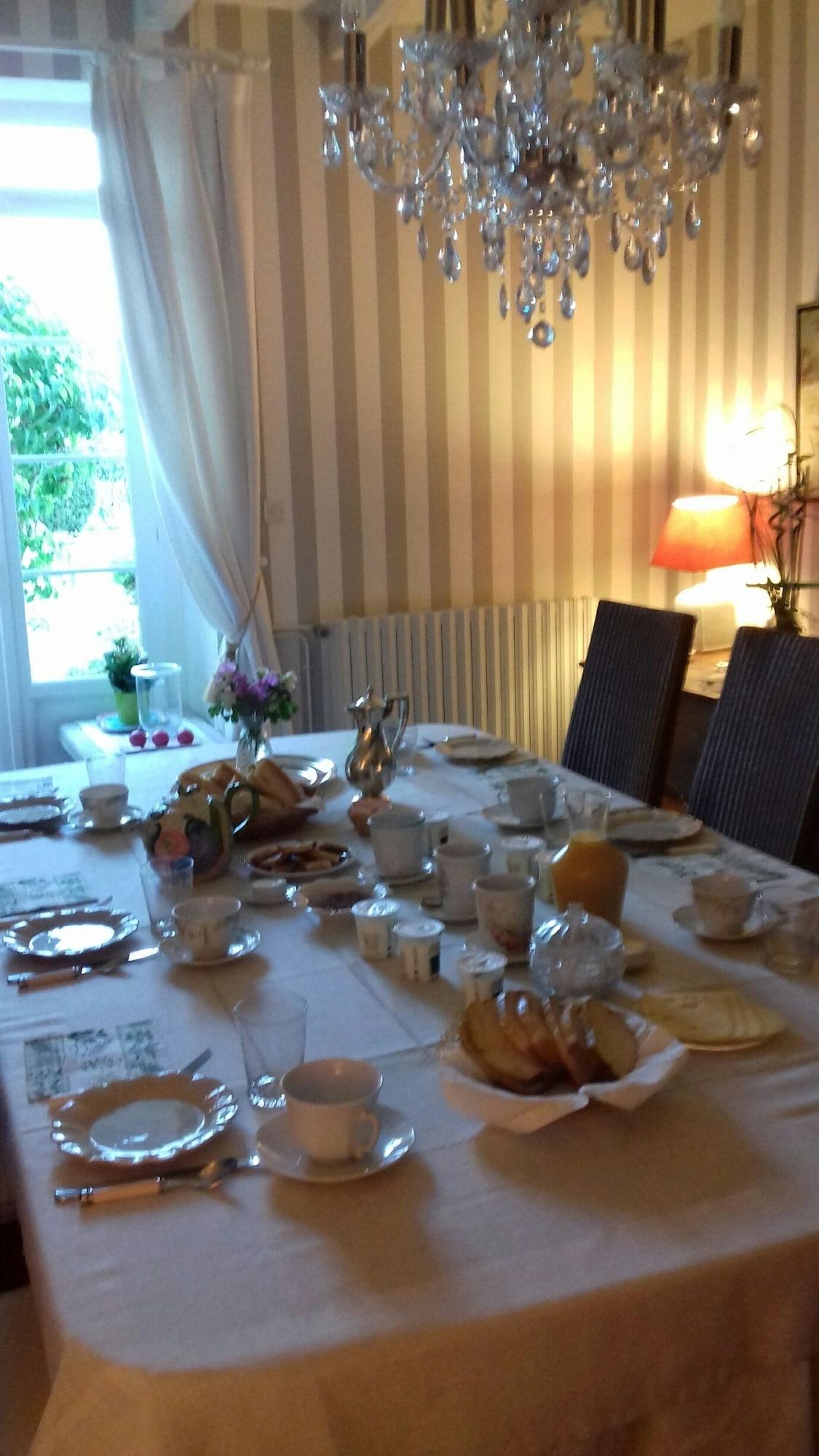 Restaurant La Pocterie Chambres d'Hôtes en Vienne