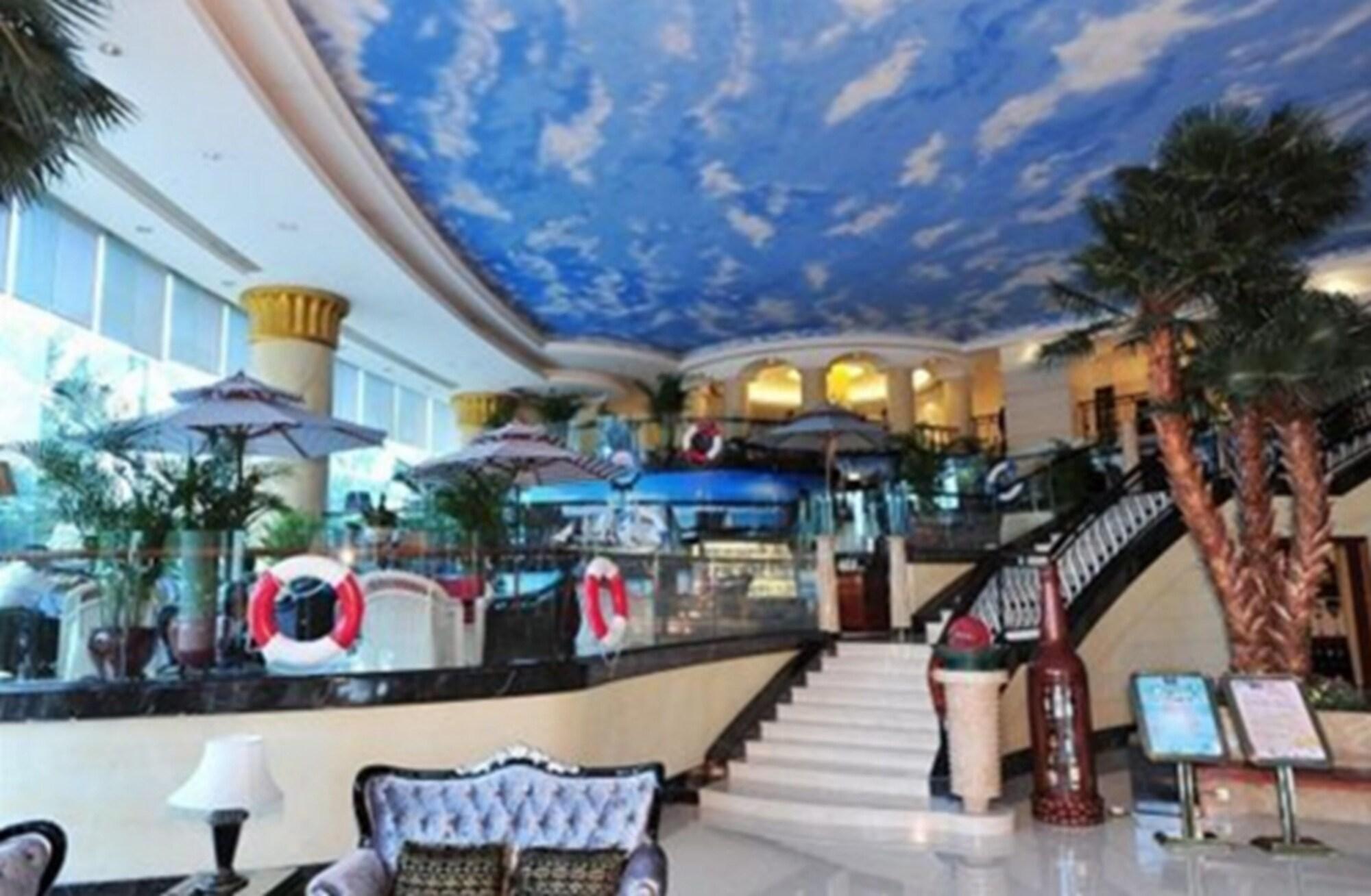 Vista Lobby Royal Marina Plaza