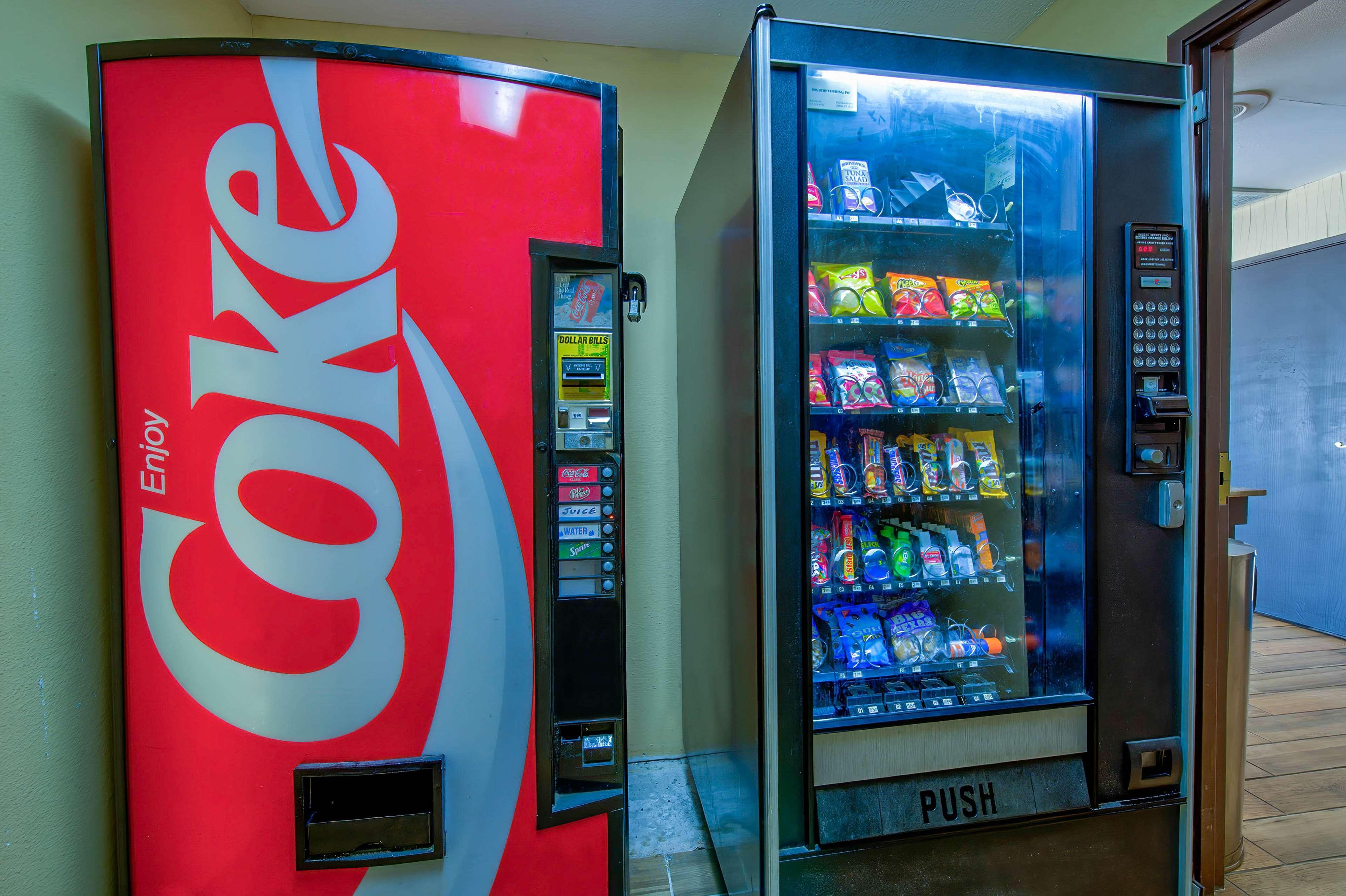 Bar/Salón Motel 6 Arlington, TX