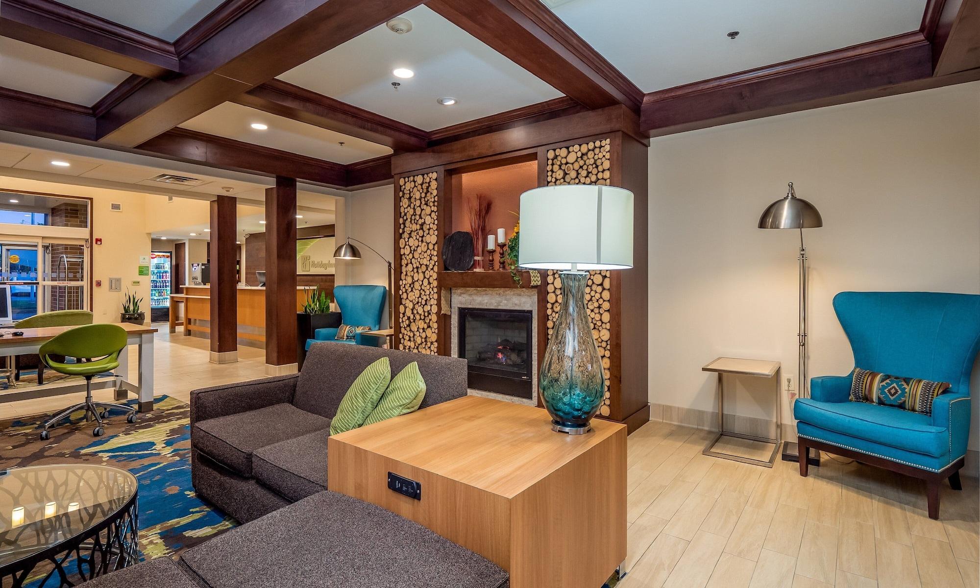 Vista Exterior Holiday Inn & Conference Center Marshfield by IHG