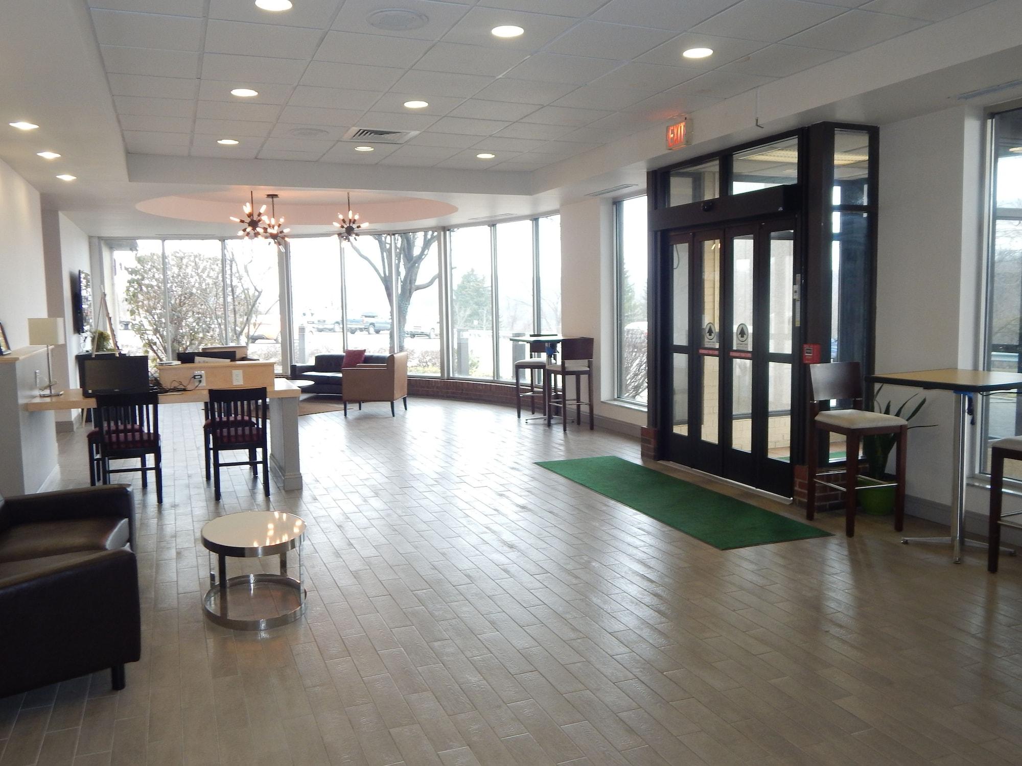 Vista Lobby Ramada by Wyndham Beaver Falls