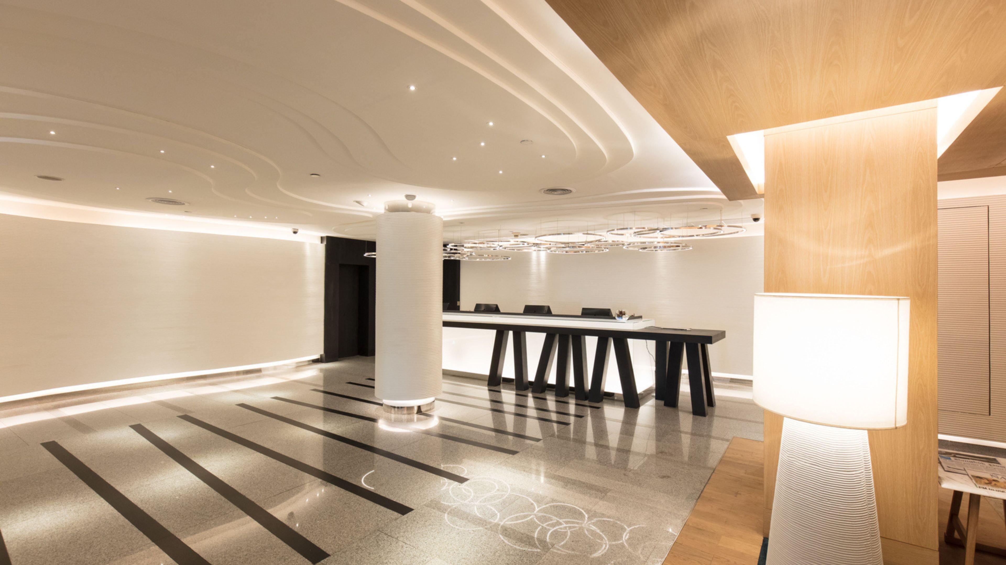 Vista Lobby Holiday Inn Bangkok by IHG