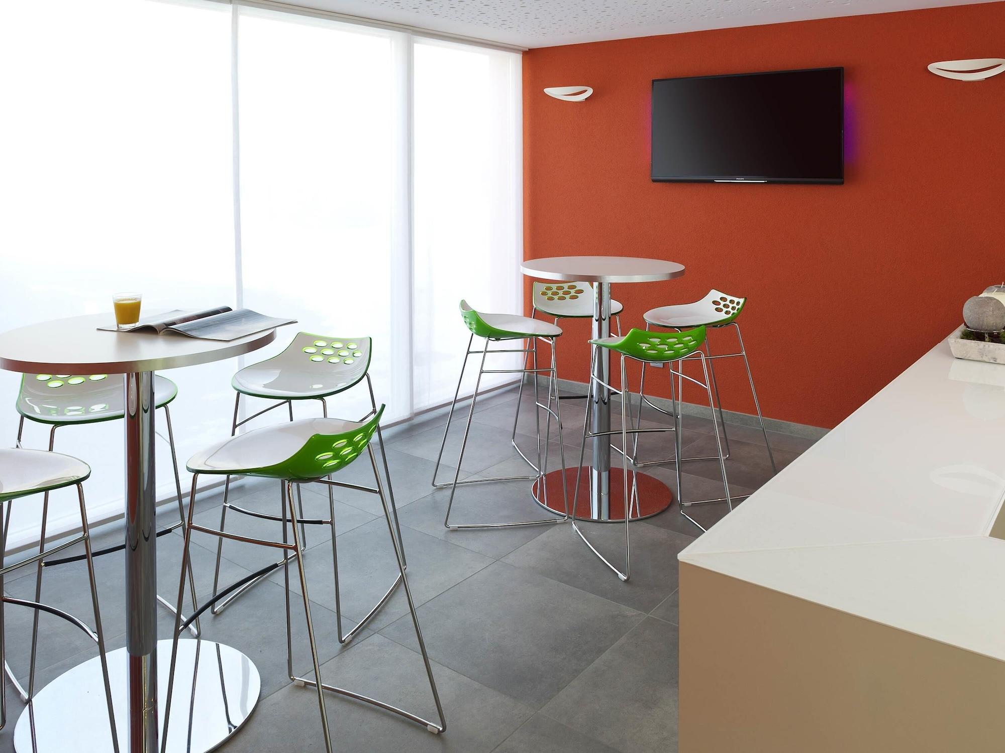 Bar/Salón ibis Styles Nivelles