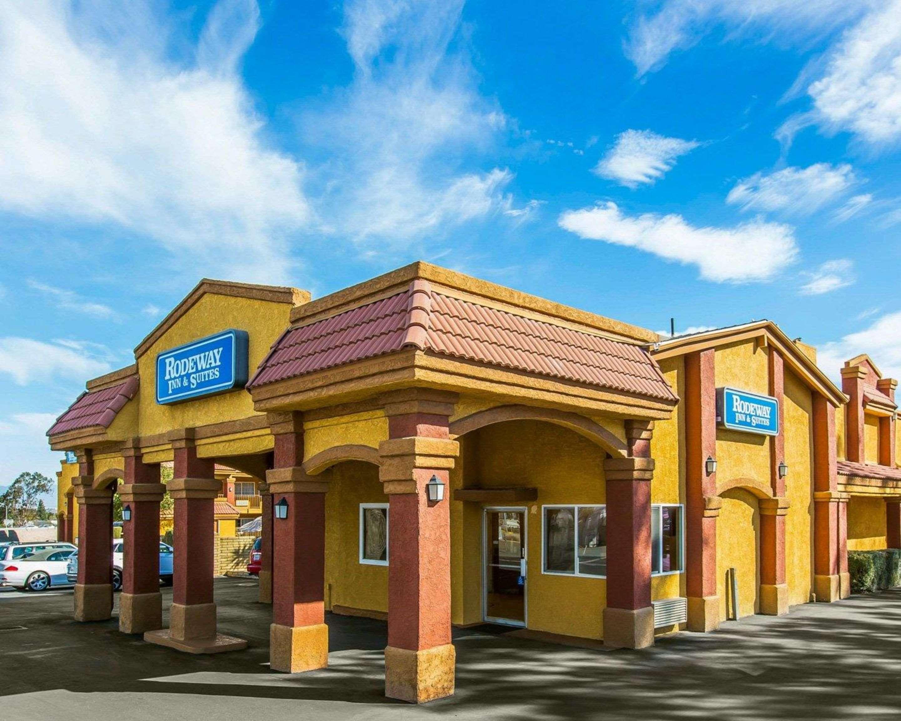Vista Exterior Rodeway Inn & Suites Corona