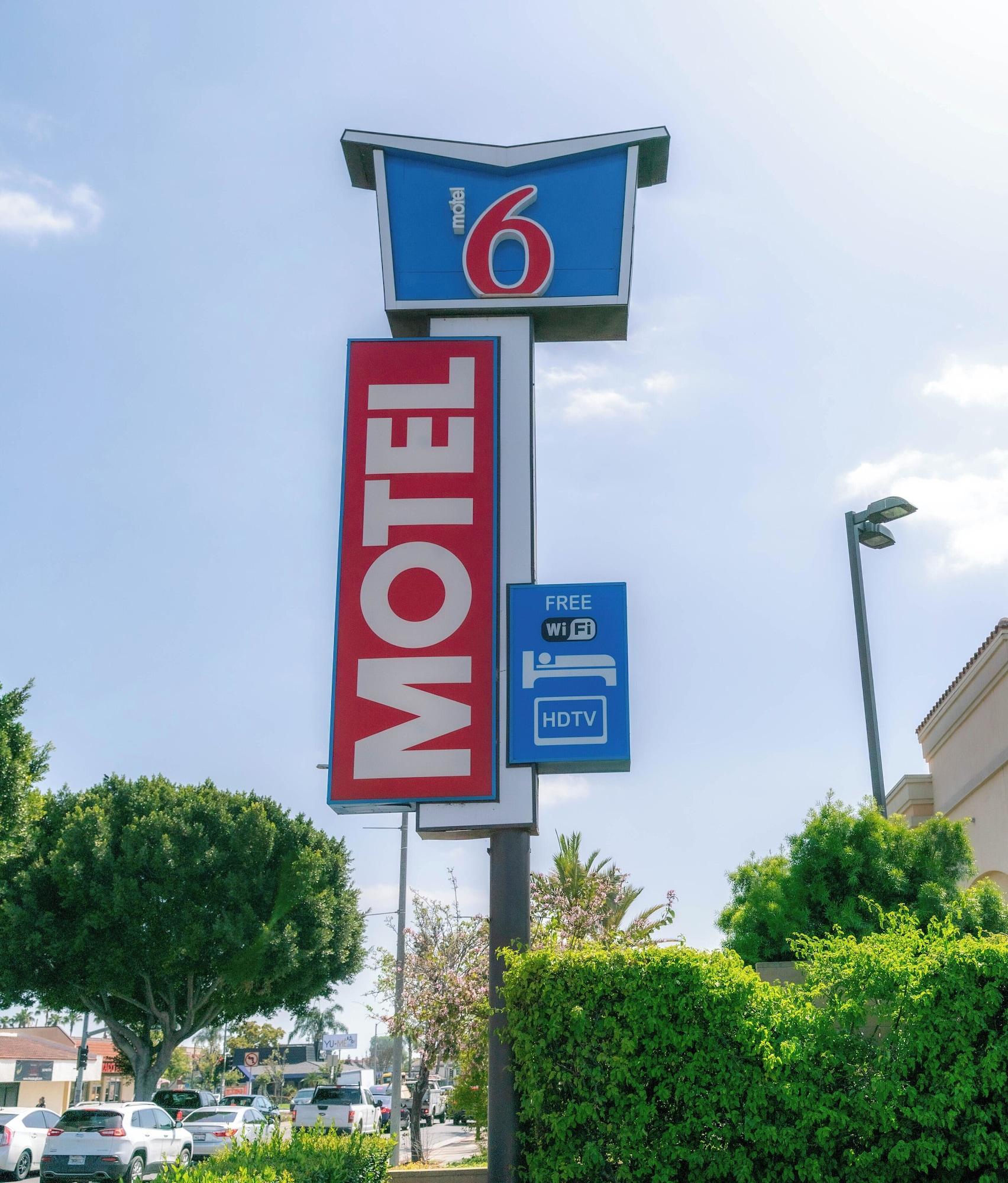 Vista Exterior Motel 6 Pico Rivera, CA - Los Angeles