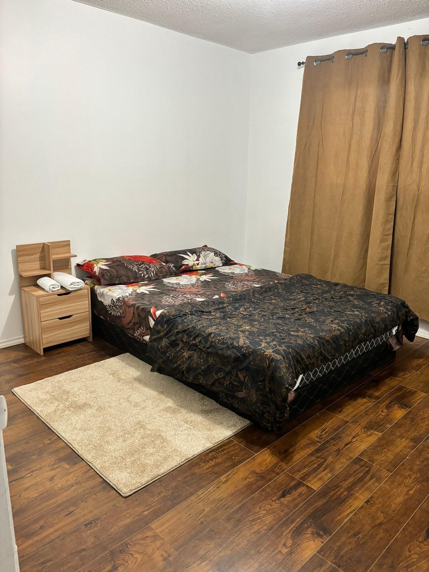 Habitación Queen room near Sheridan College