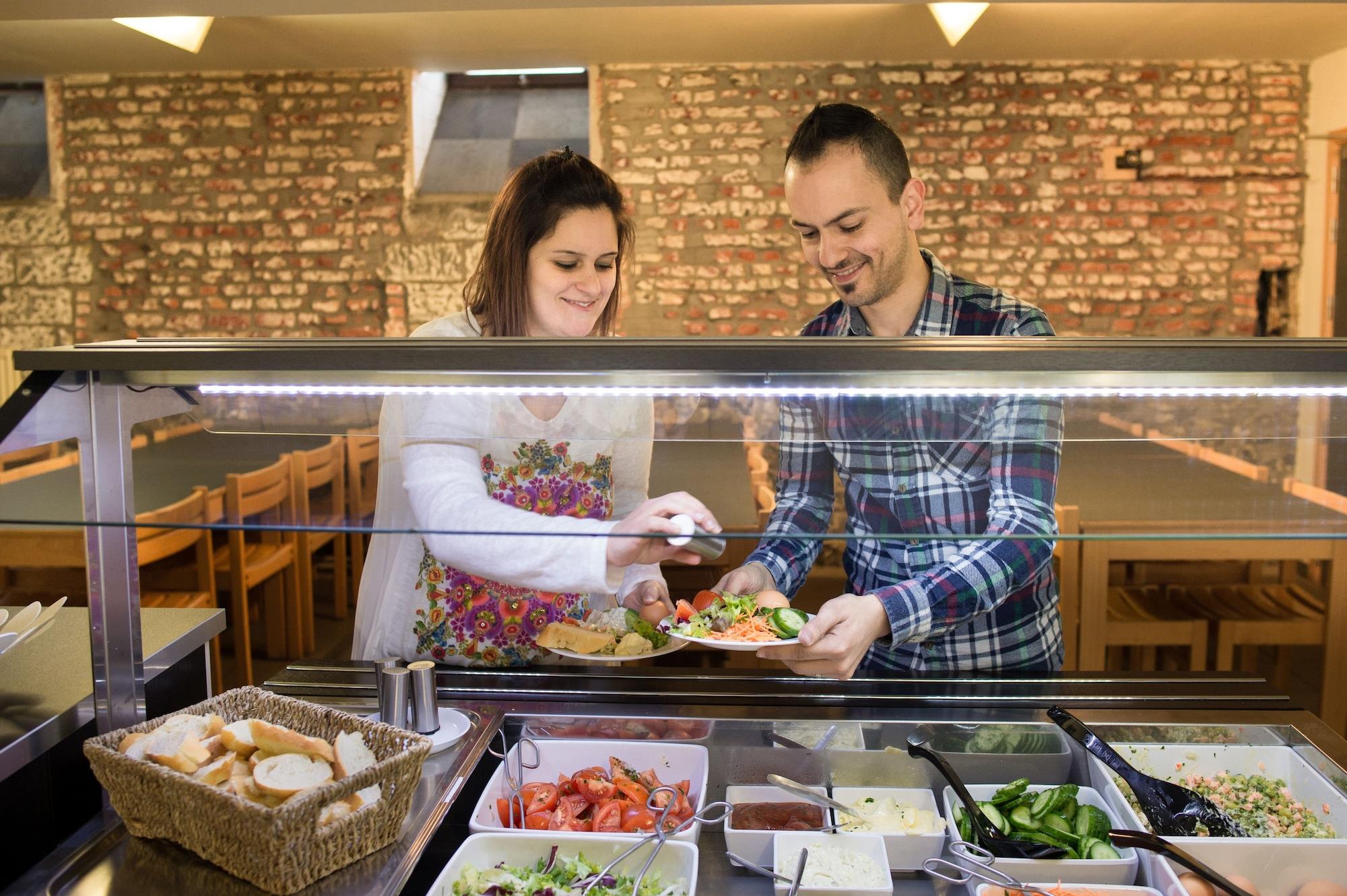 Restaurant Auberge de Jeunesse de Tournai - Hostel