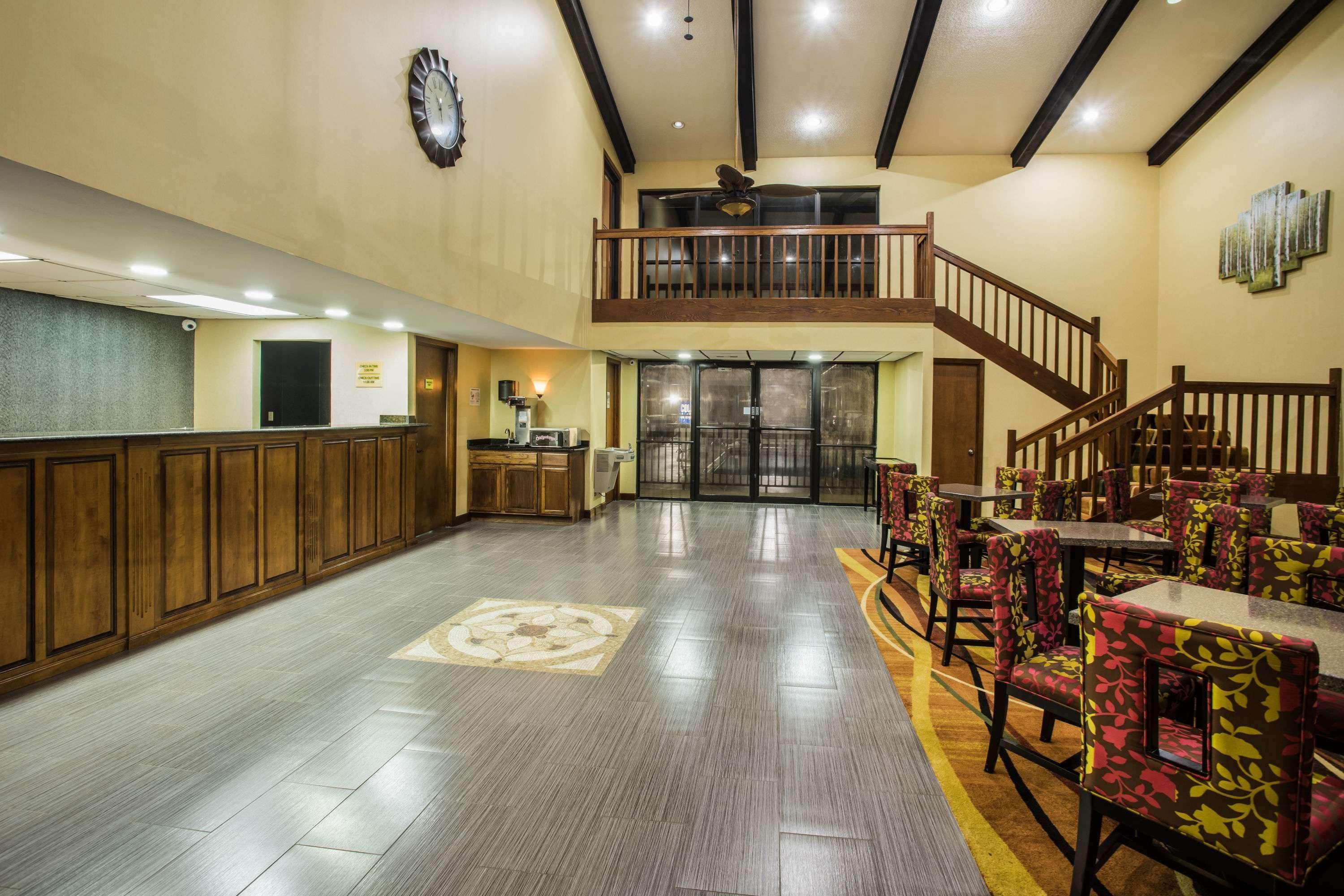 Vista Lobby Super 8 By Wyndham Paragould