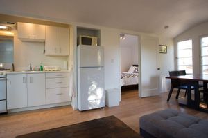 Alojamiento - Tranquil 1-bd Guesthouse Apartment on Spanish Estate, sundeck w/ mountain views