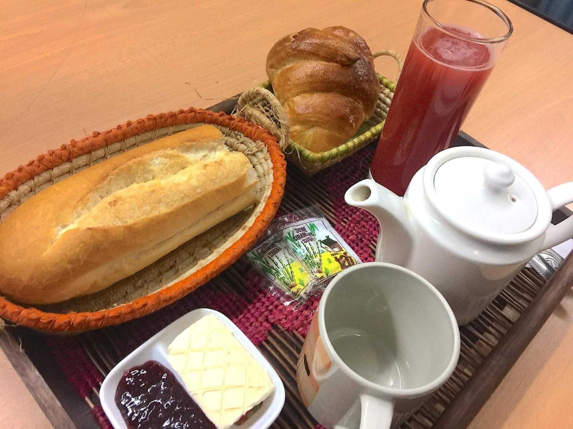 Restaurant Tana-Jacaranda - Hostel