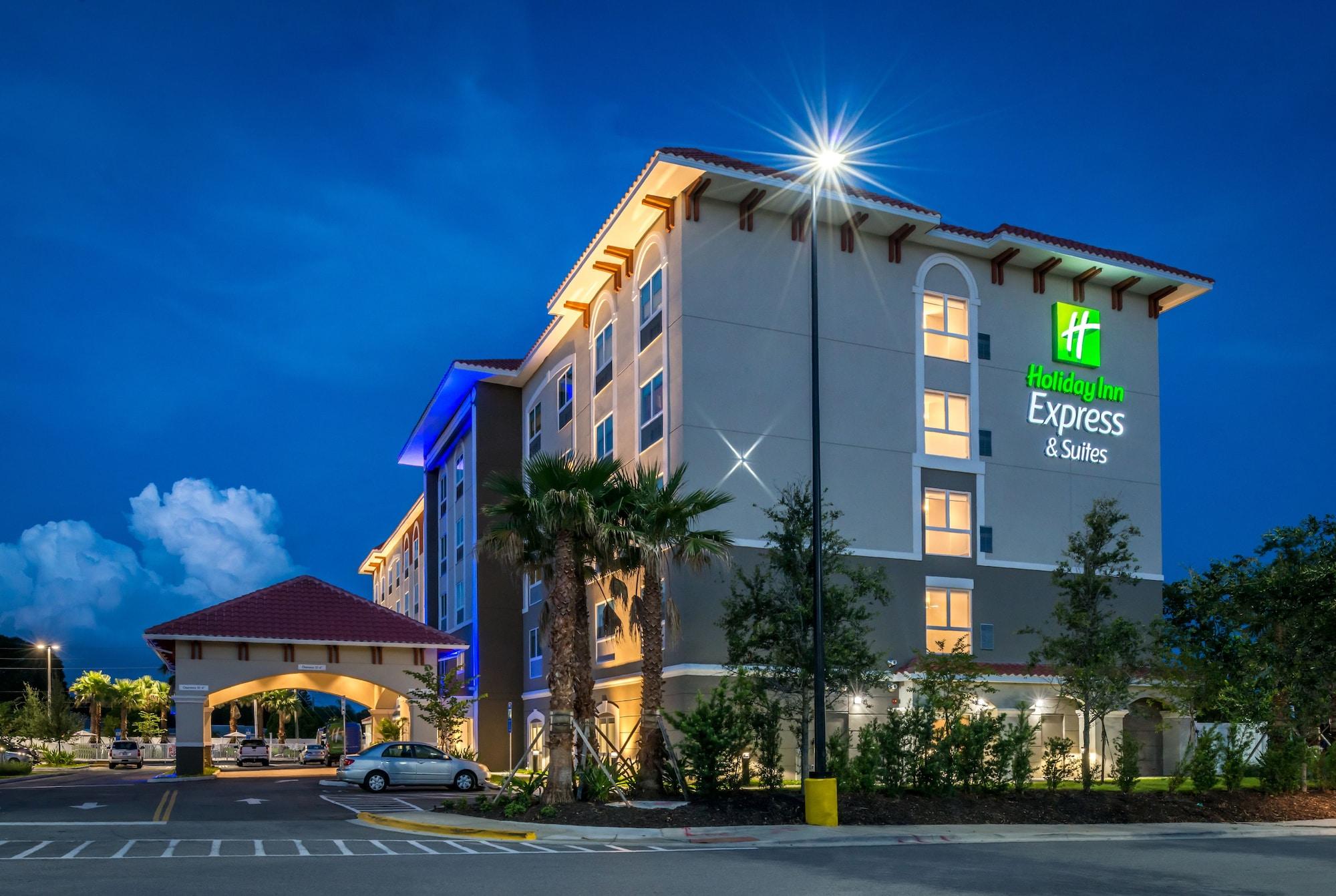 Vista Exterior Holiday Inn Express & Suites St. Petersburg - Madeira Beach by IHG