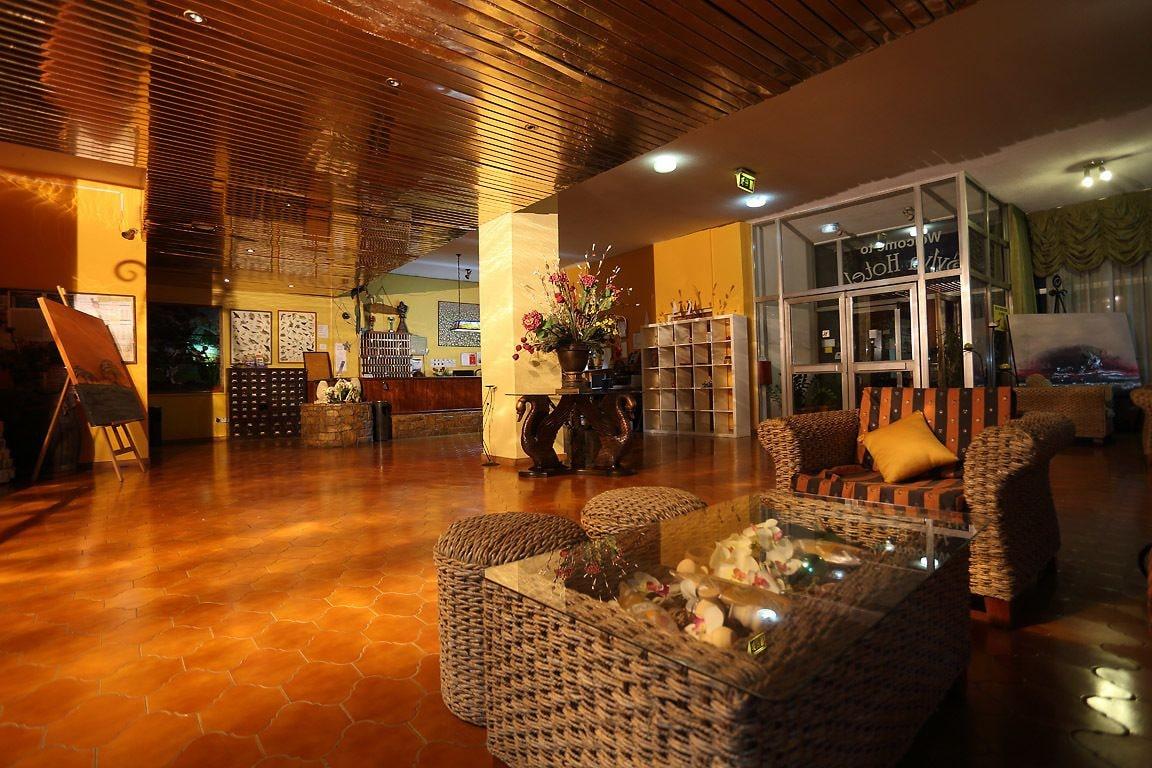 Vista Lobby Sylva Hotel