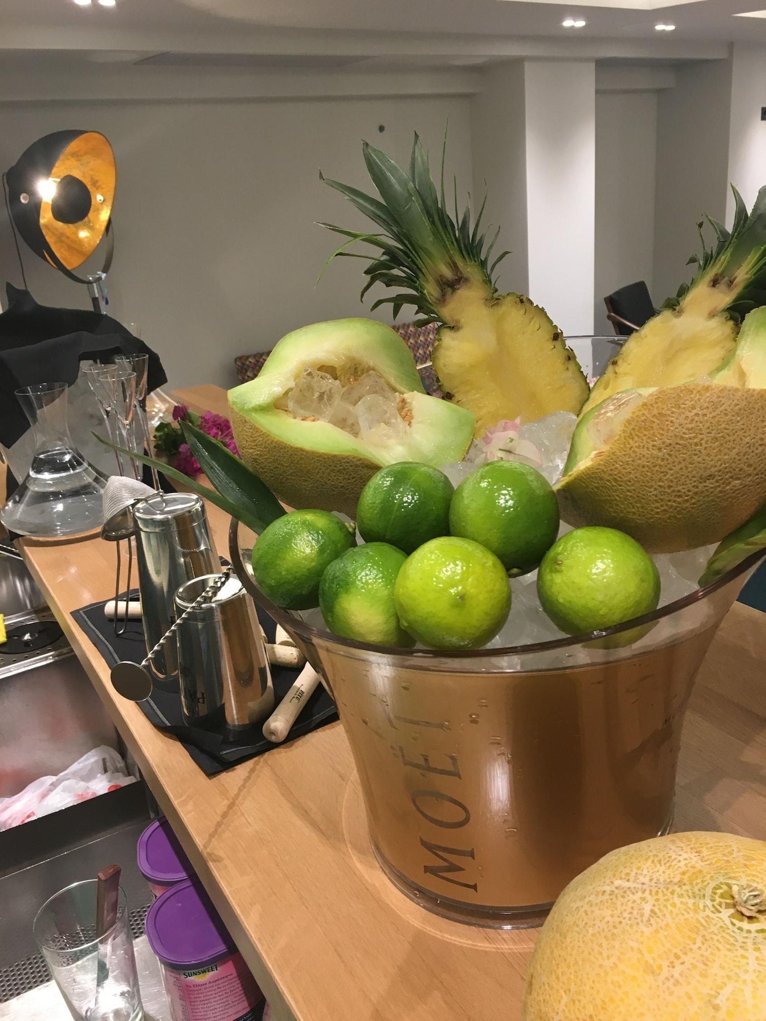 Restaurant 360 Degrees Pop Art Hotel